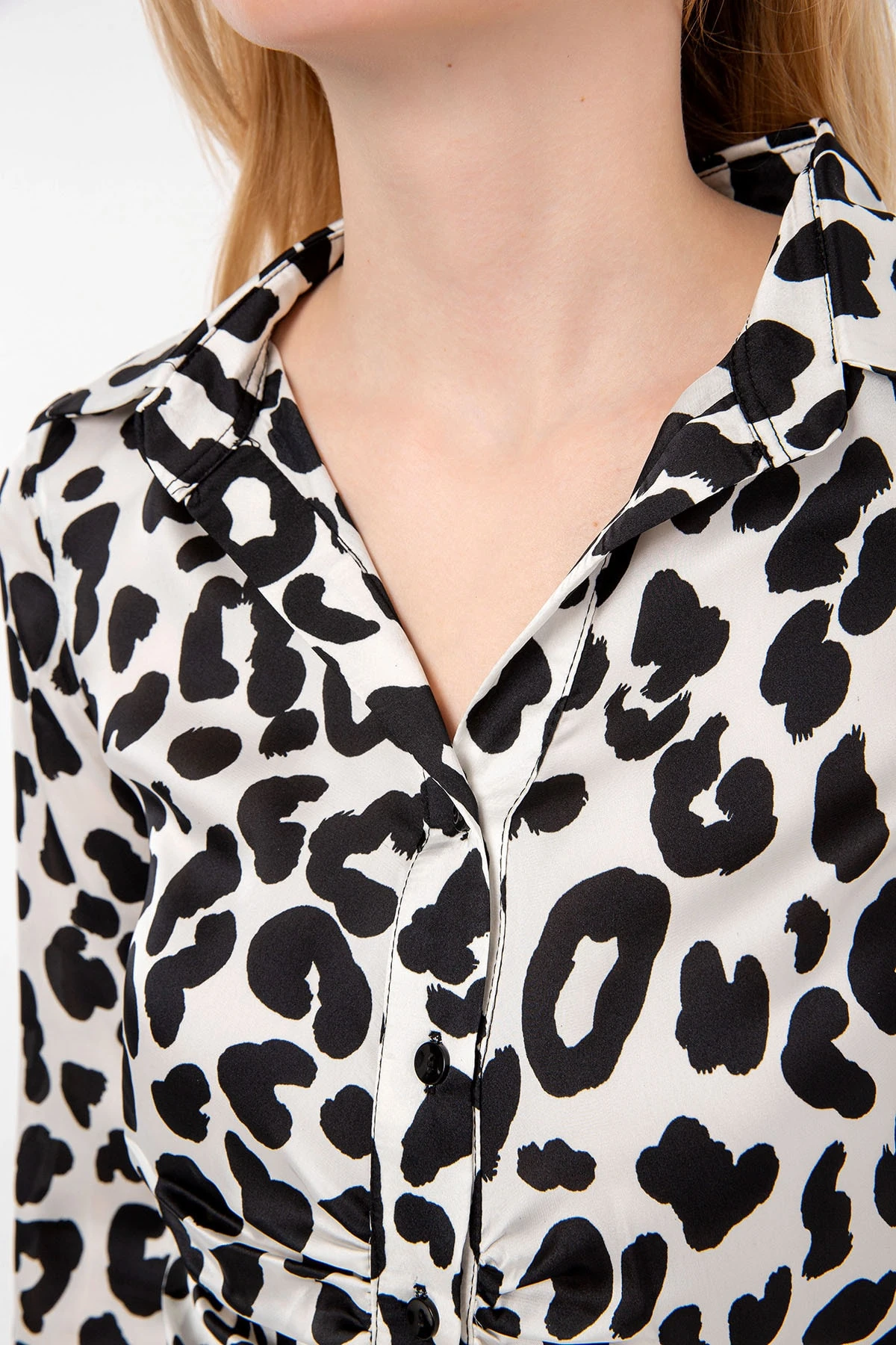 Siyah Beyaz Desenli Gömlek Bluz