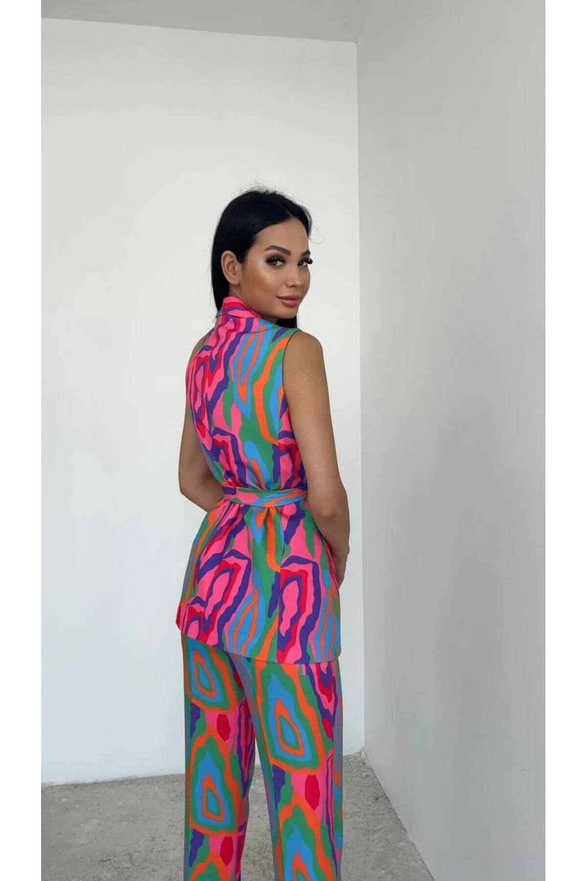 Desenli Kuşaklı Yelek