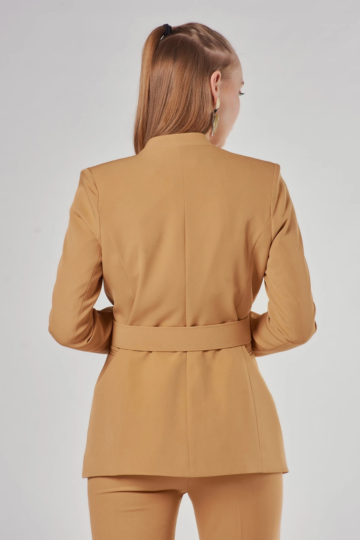Kemerli Karamel Kadın Blazer Ceket