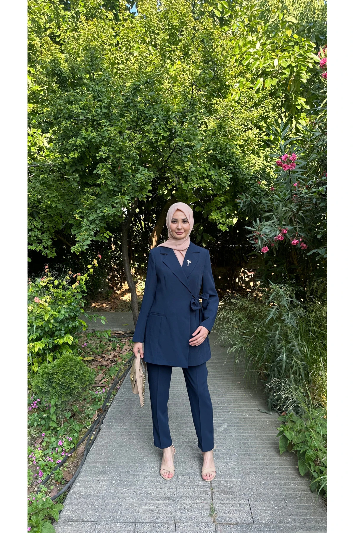 Bronşlu Yandan Bağlamalı Ceketli Takım Lacivert