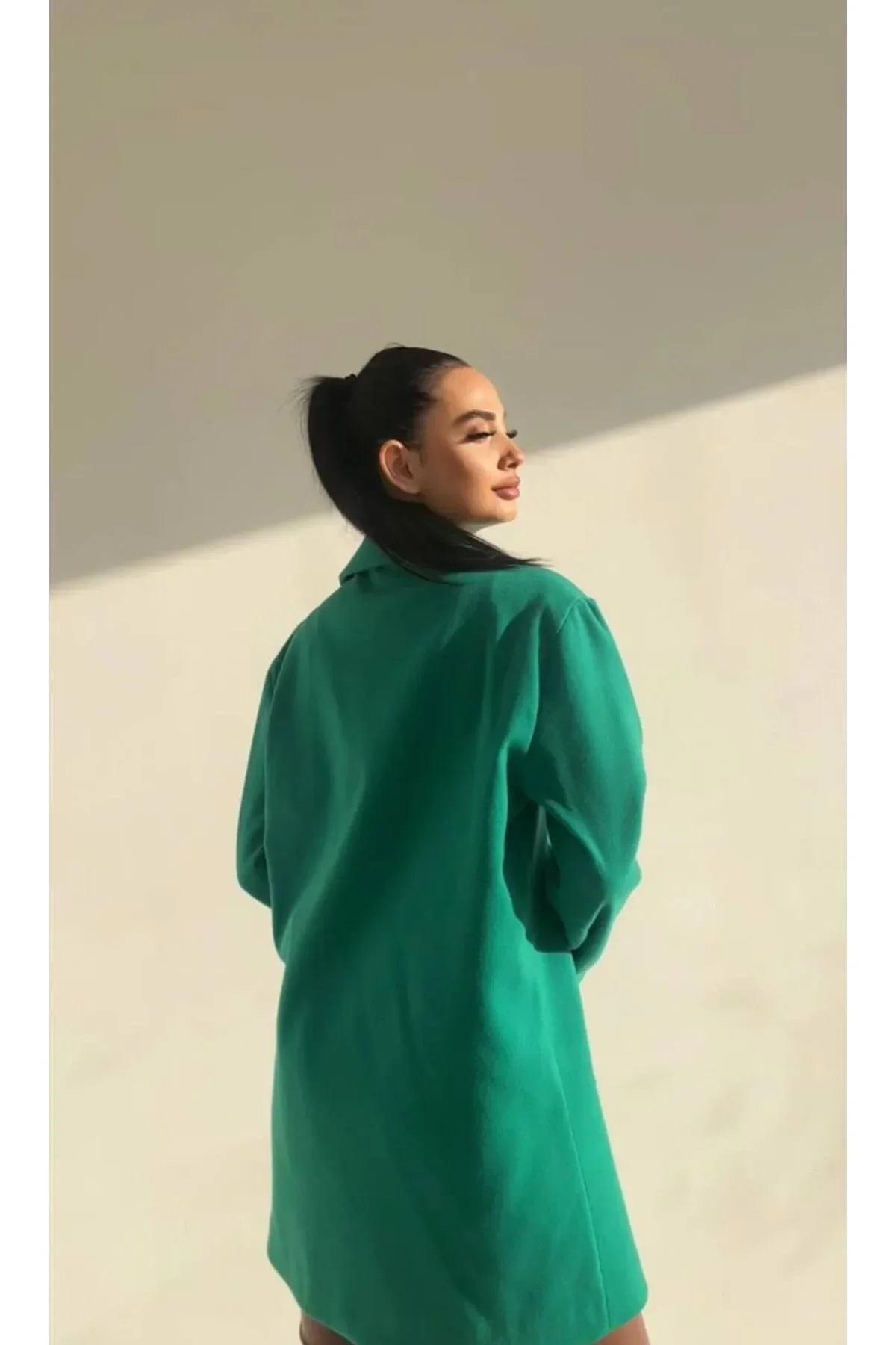 Oversize Geniş Kesim Düğmeli Kısa Kaşe Kaban Yeşil