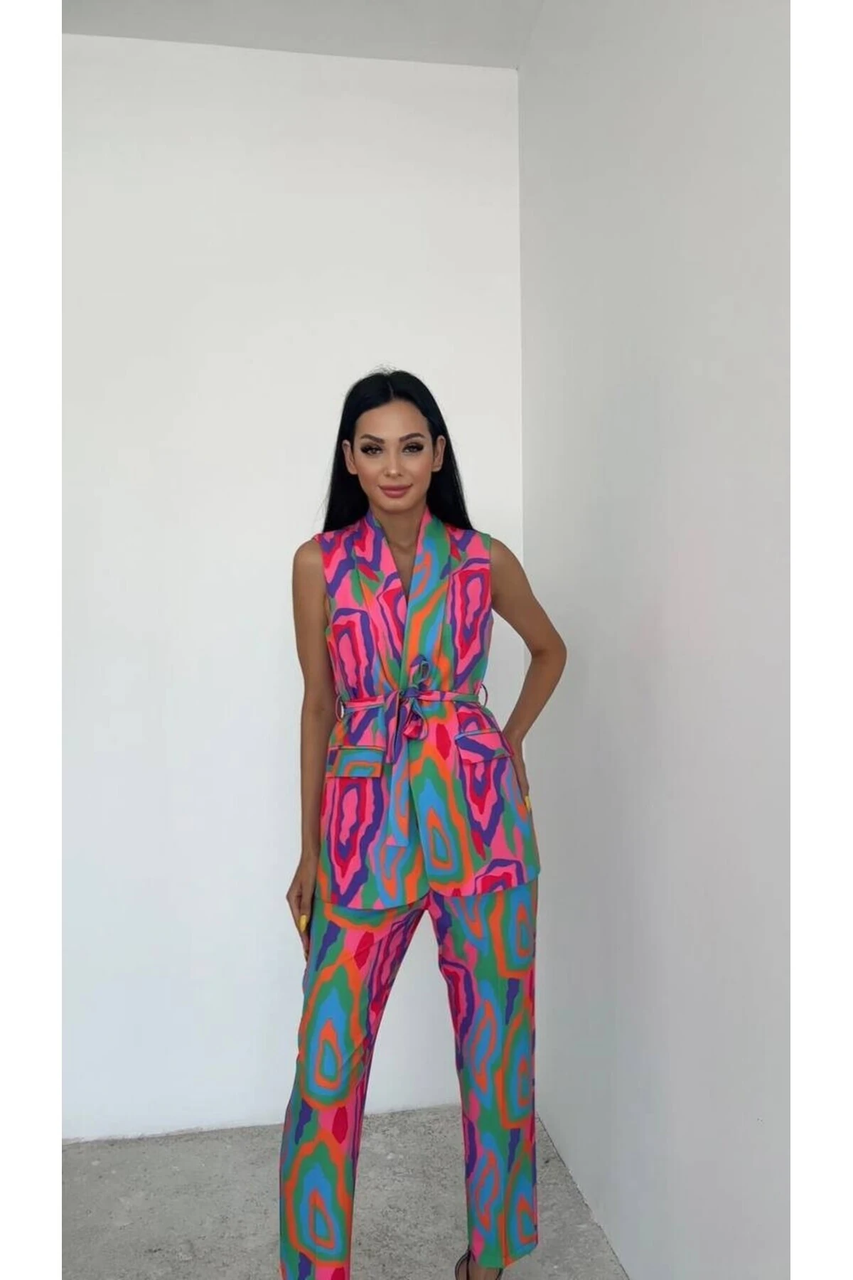 Desenli Kuşaklı Yelek