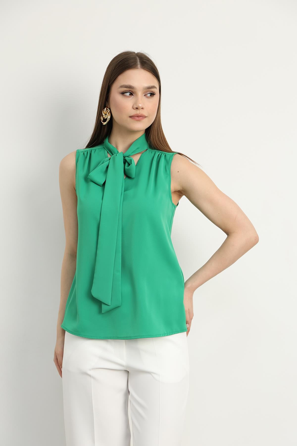 Emerald Yaka Detaylı Bluz Yeşil