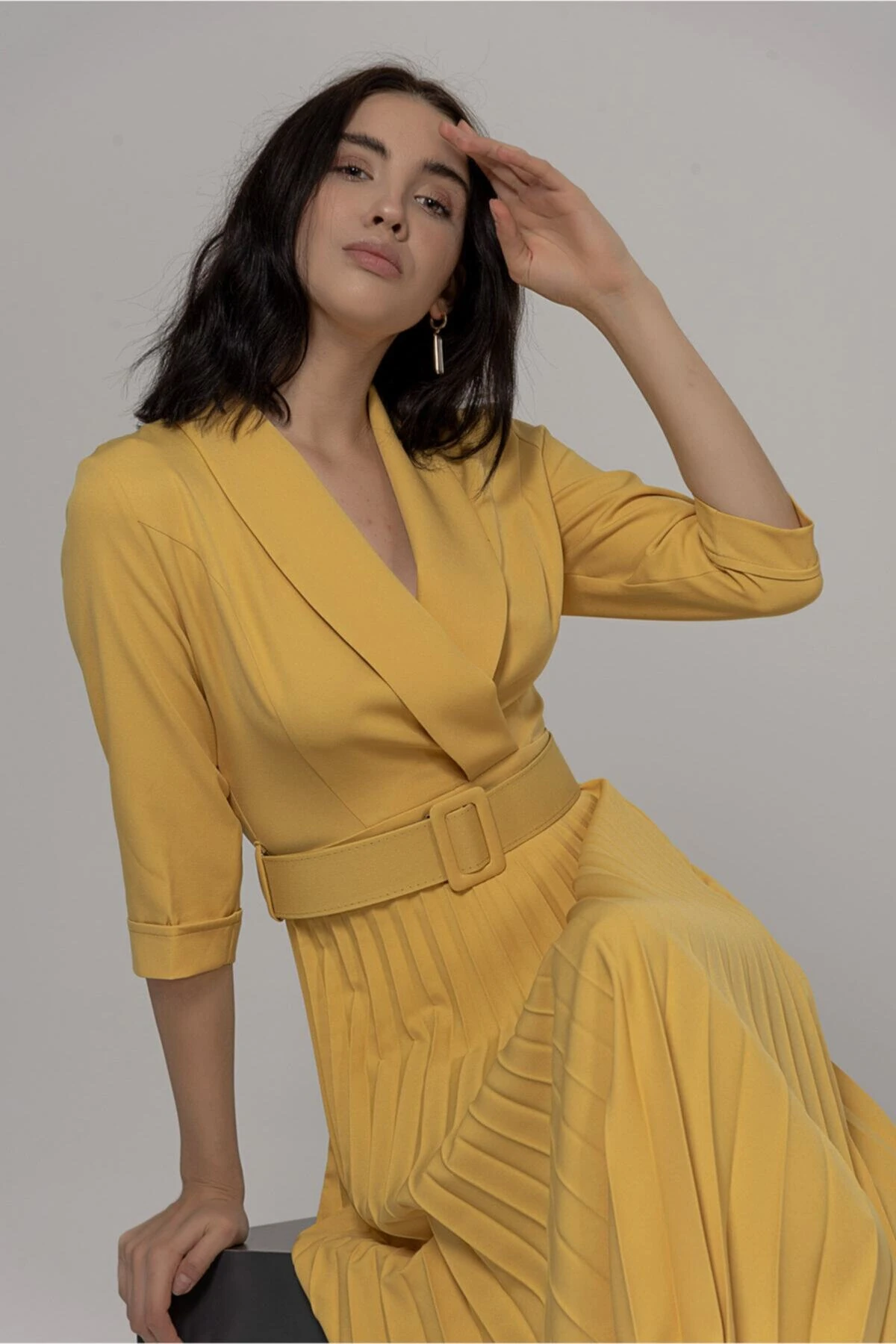 Kruvaze Yakalı Truvakar Kol Sarı Kloş Elbise