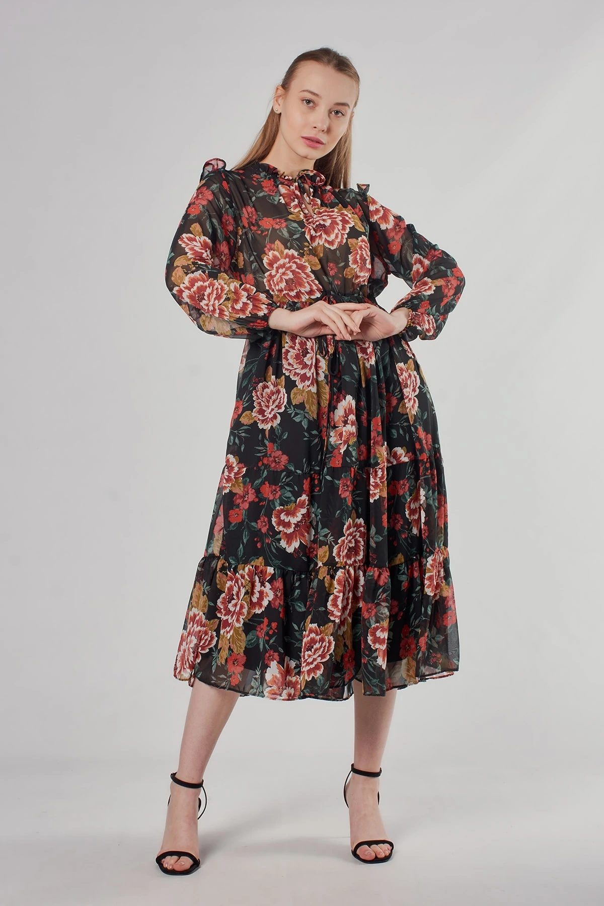 Çiçek Desenli Midi Boy Elbise