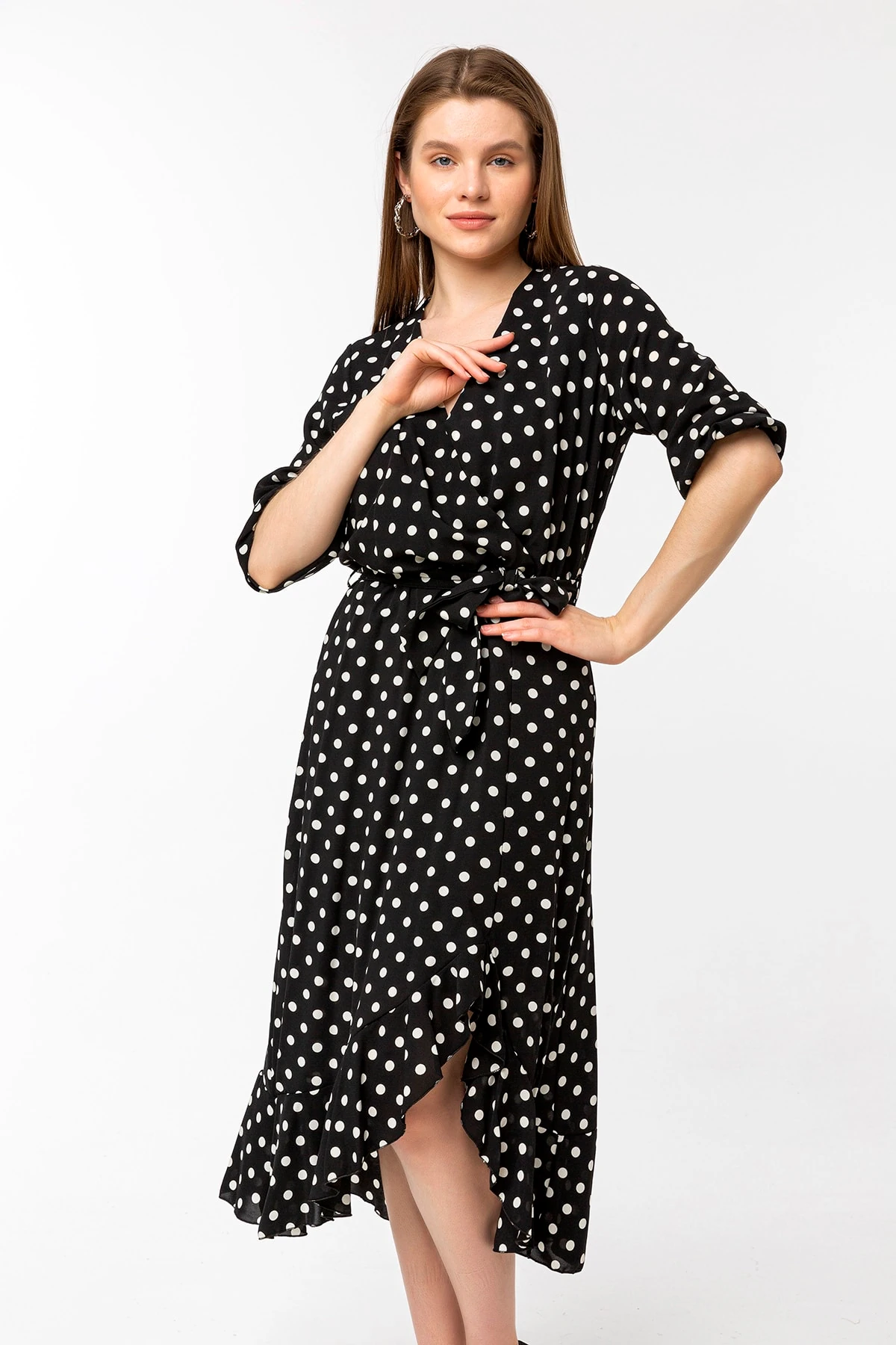 Puantiyeli Kuşaklı Siyah Elbise