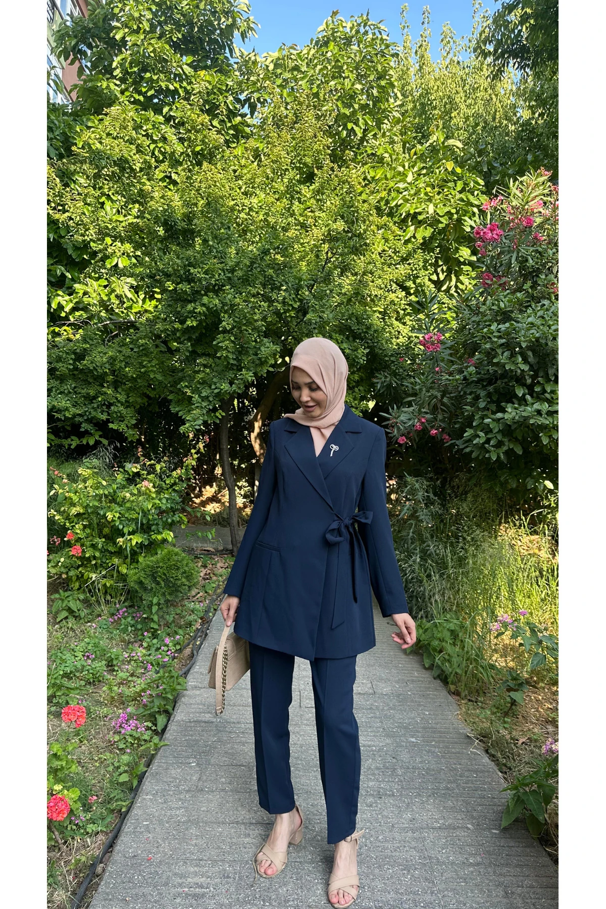 Bronşlu Yandan Bağlamalı Ceketli Takım Lacivert