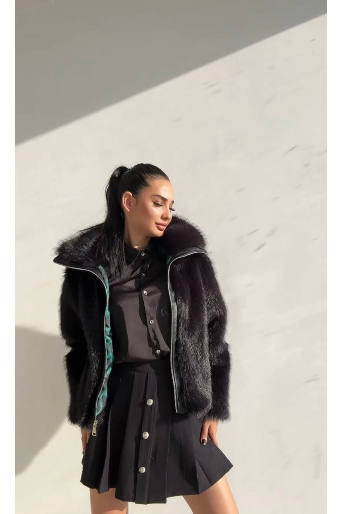 Siyah Fermuarlı Kürk