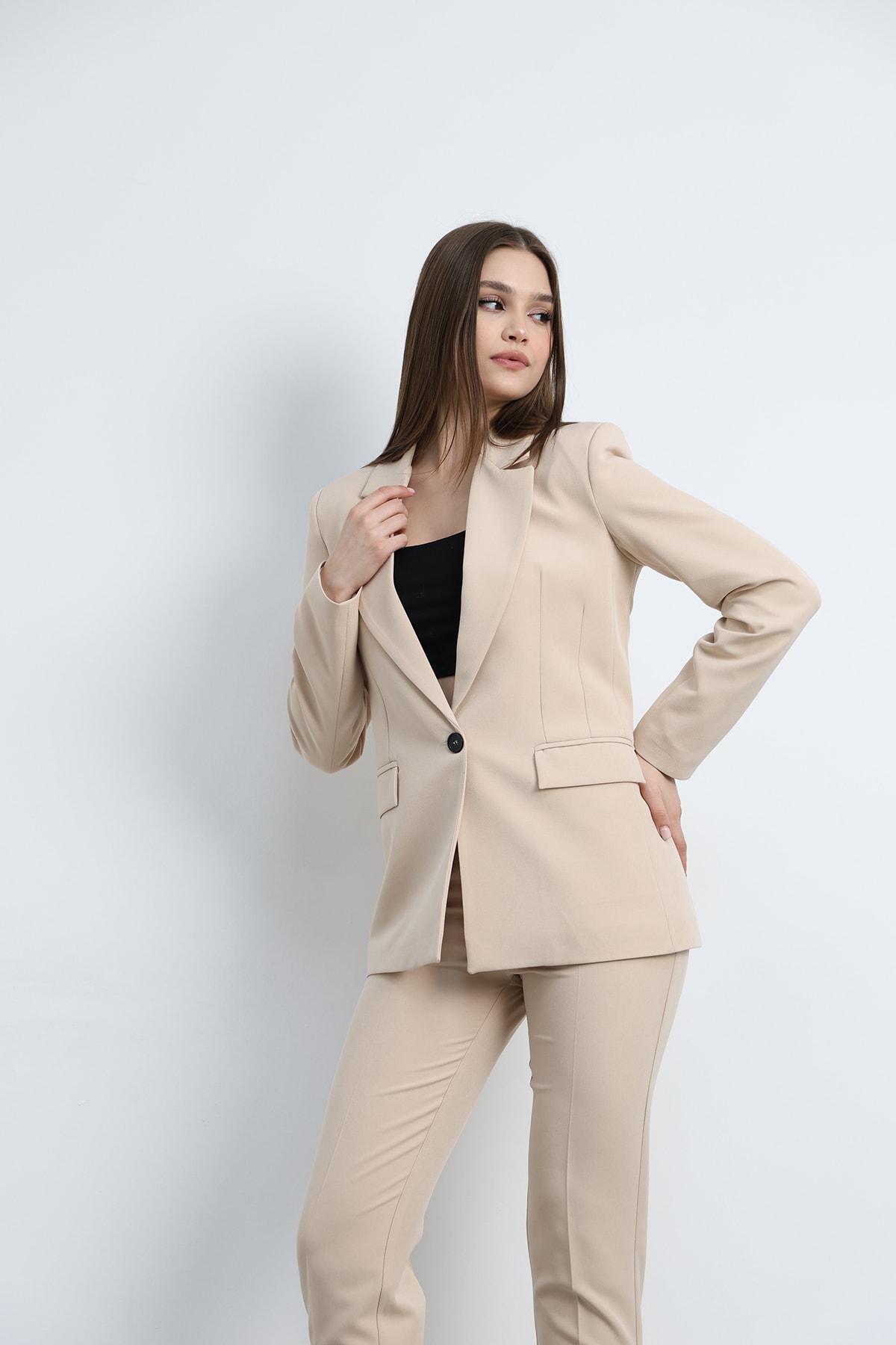 Düğme Detaylı Ceket Pantolon Takım Bej