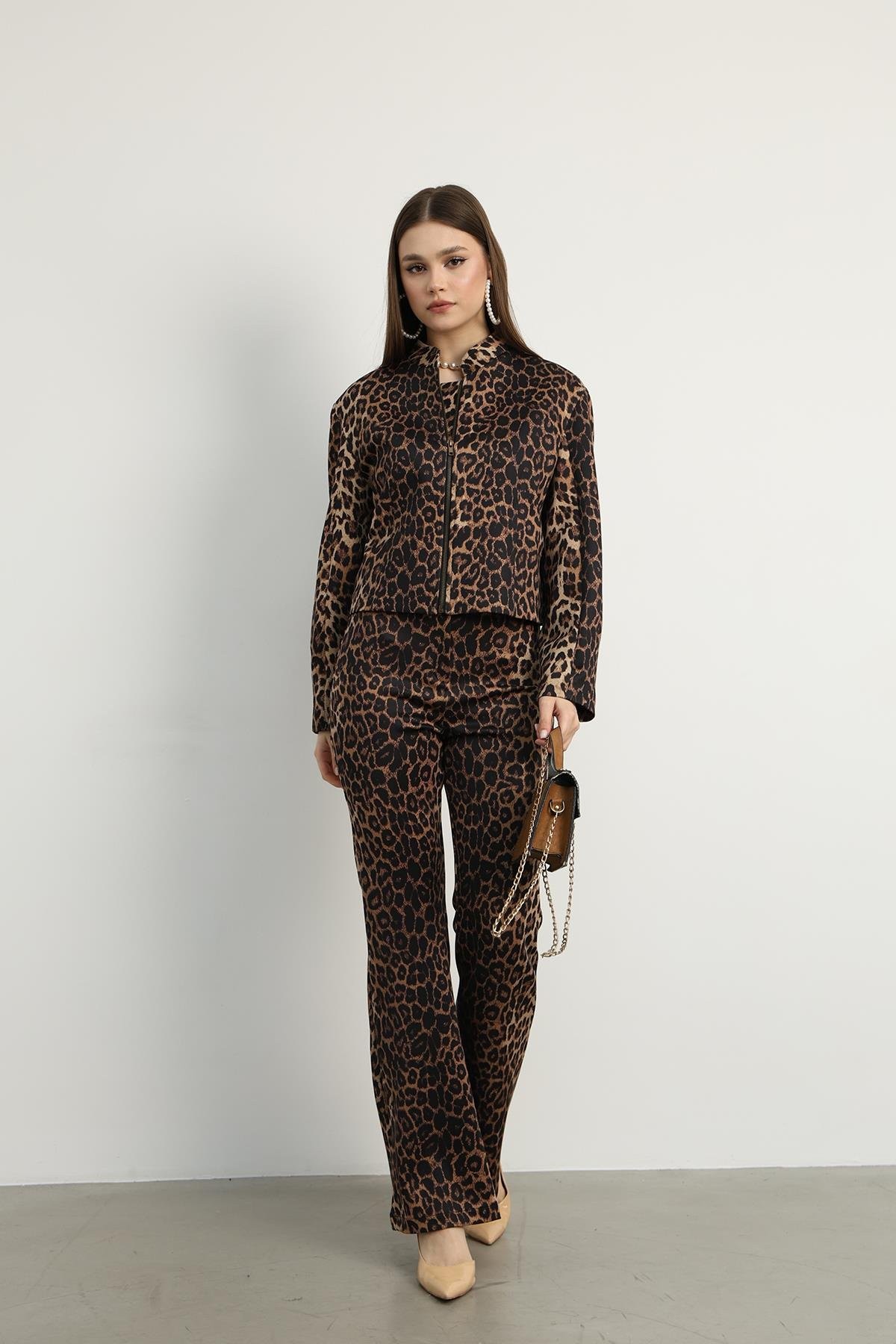 Leopar Desenli Takım