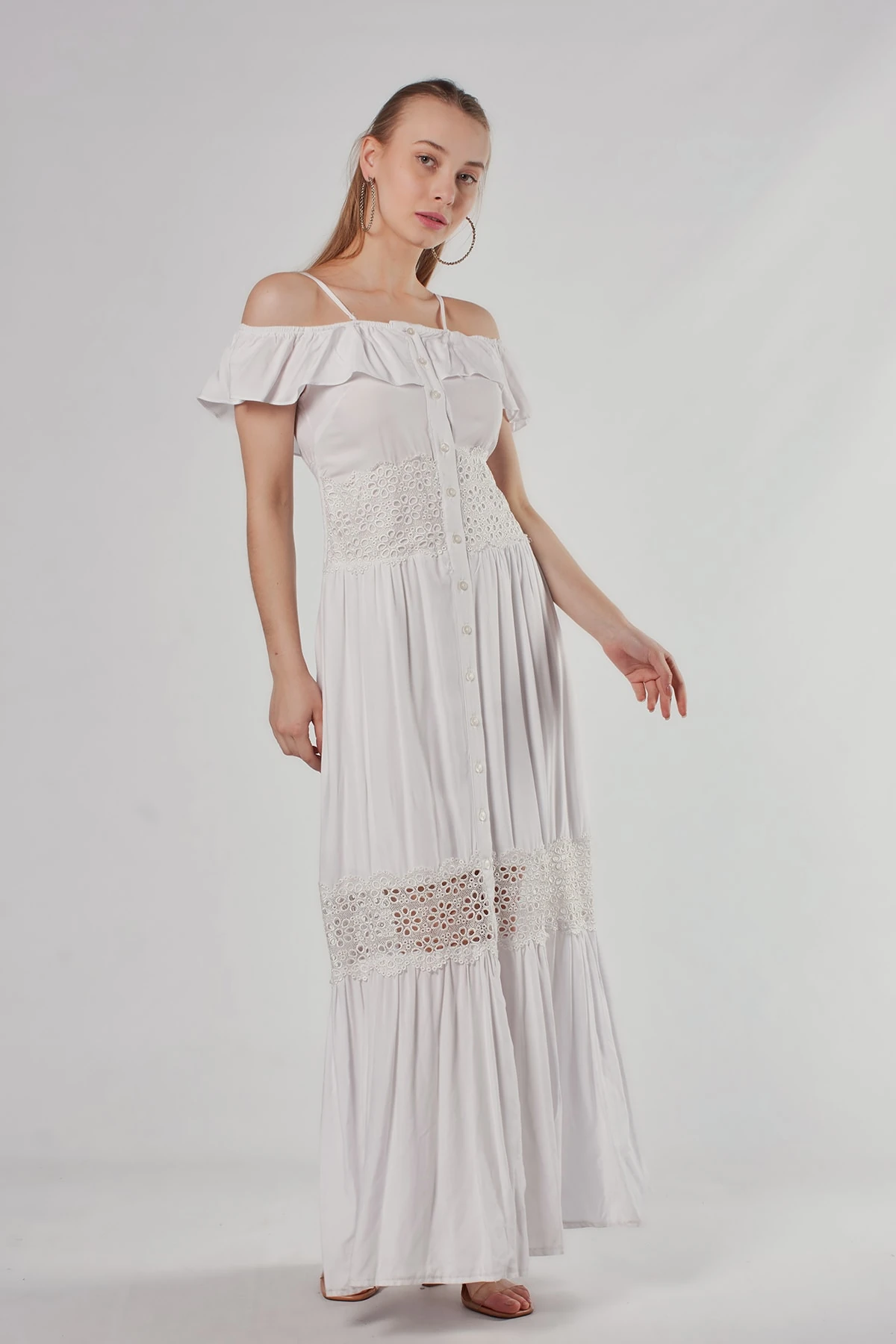 Dantel Detaylı Askılı Beyaz Elbise