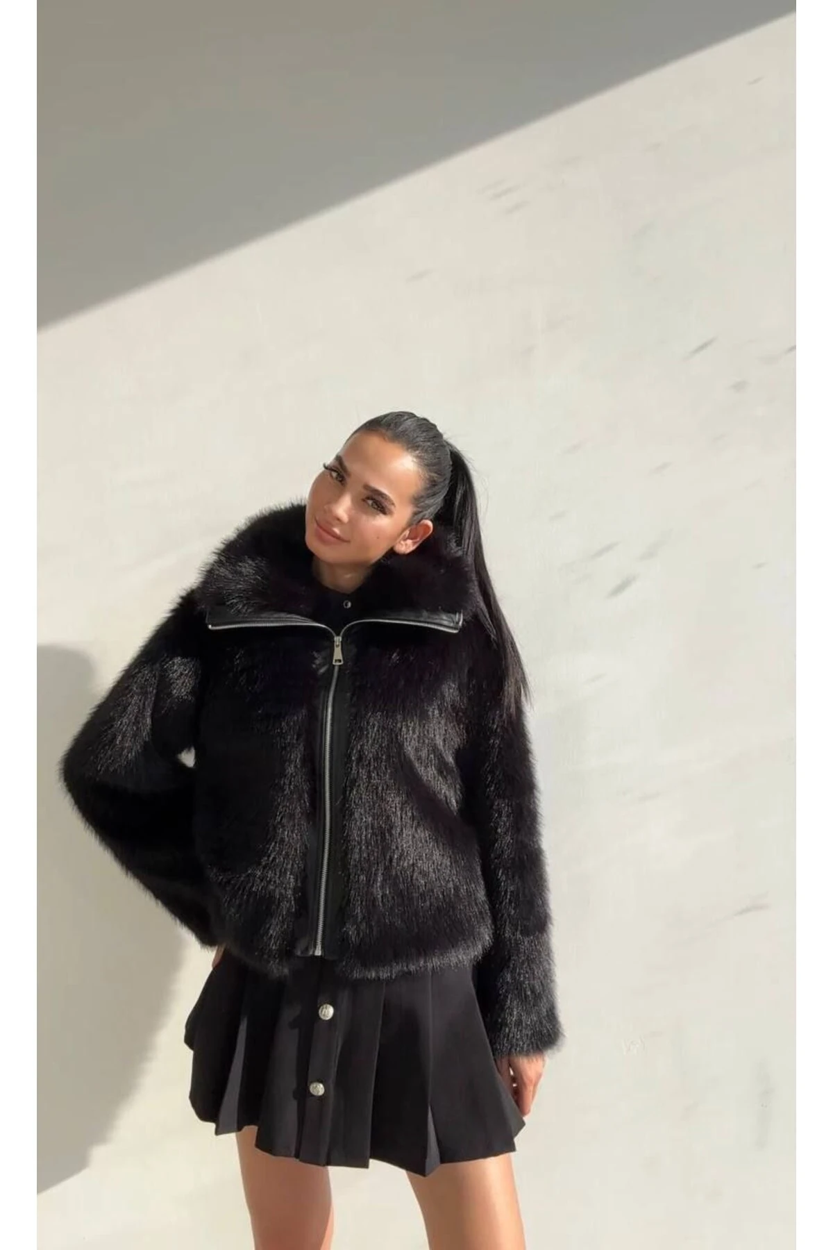Siyah Fermuarlı Kürk