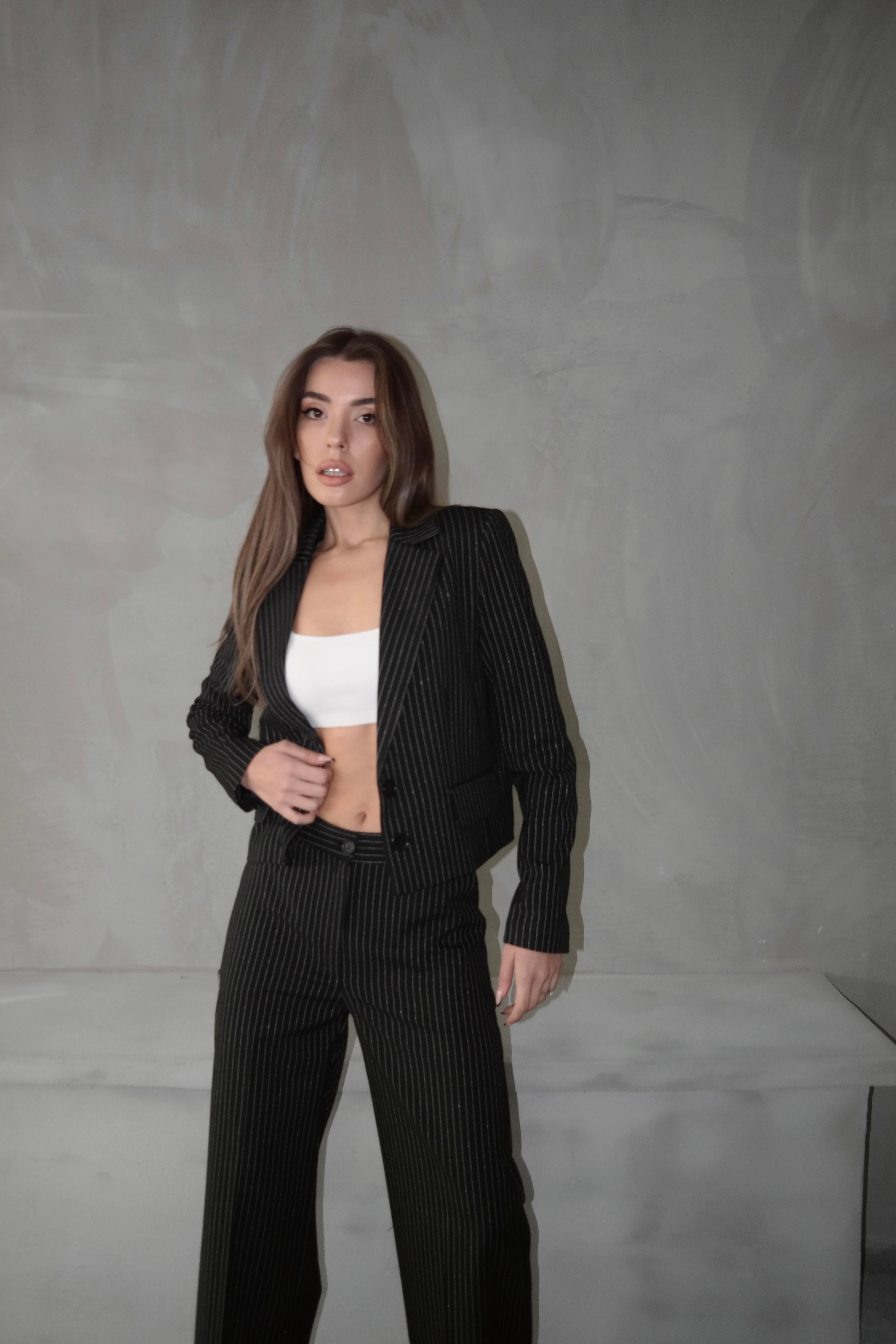 Çizgili Crop Ceket Pantolon Takım Siyah