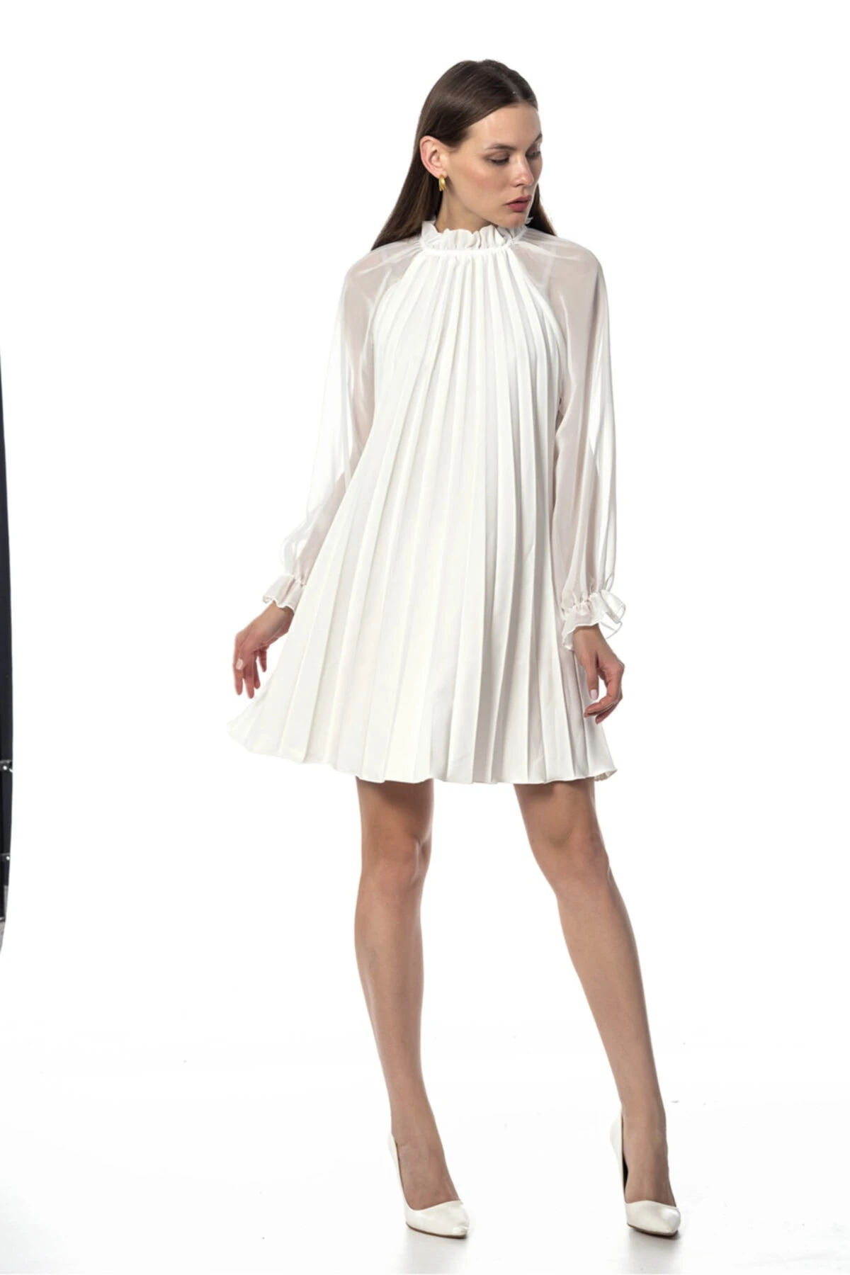 Piliseli Beyaz Mini Elbise