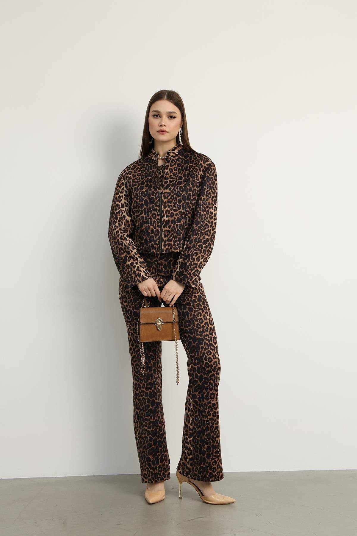 Leopar Desenli Takım