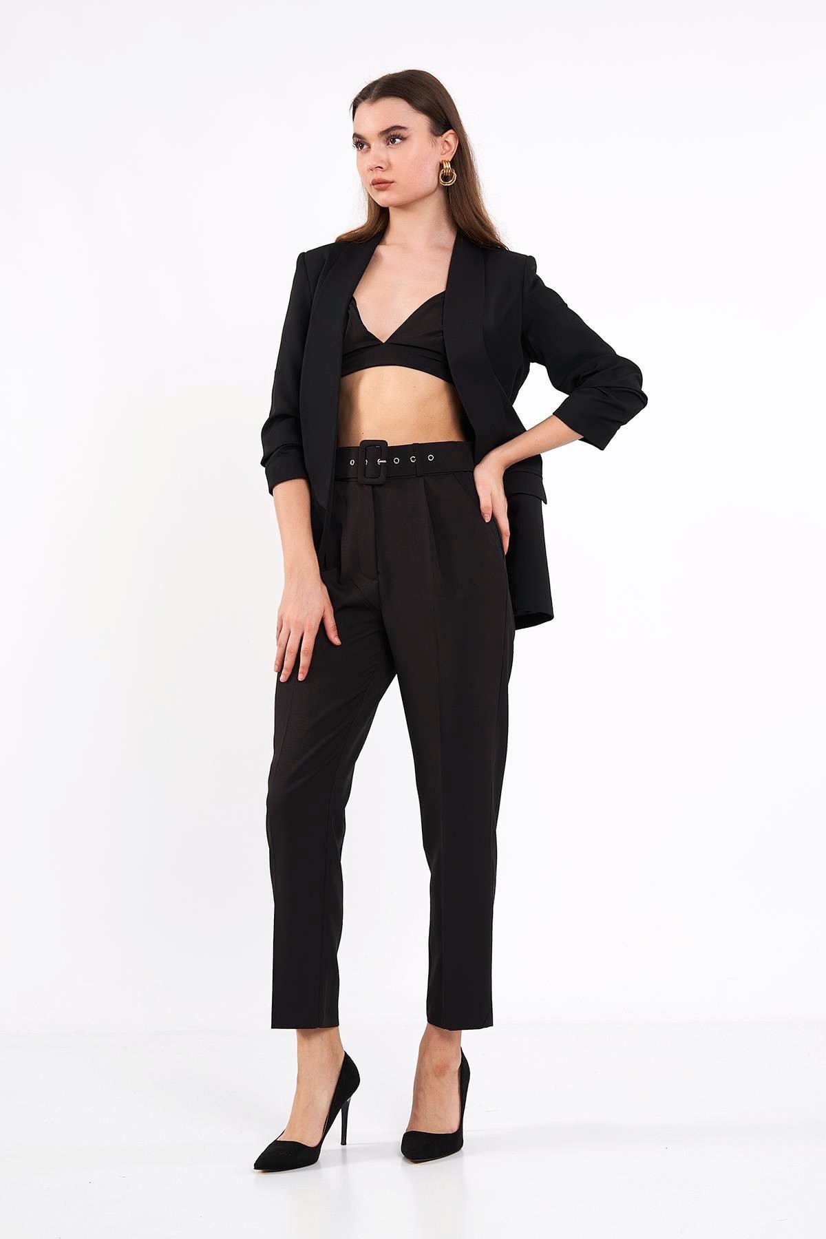Modern Elegance Kemerli Siyah Pantolon