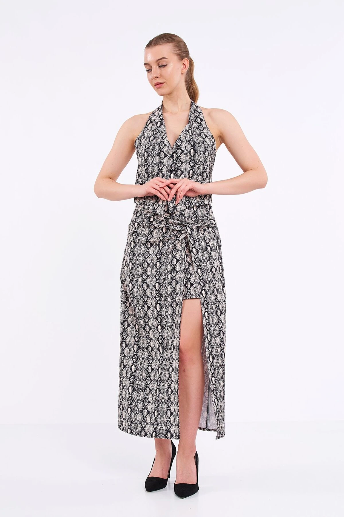 Sırt Detaylı Kısa Yelek