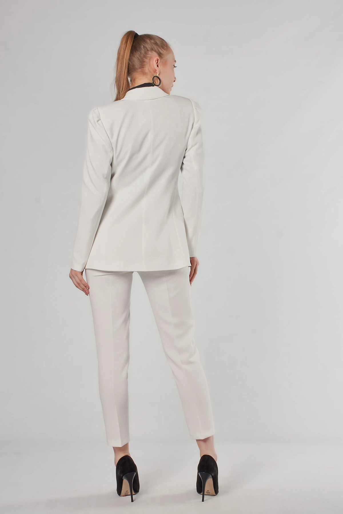 Düğmeli Ekru Ceket