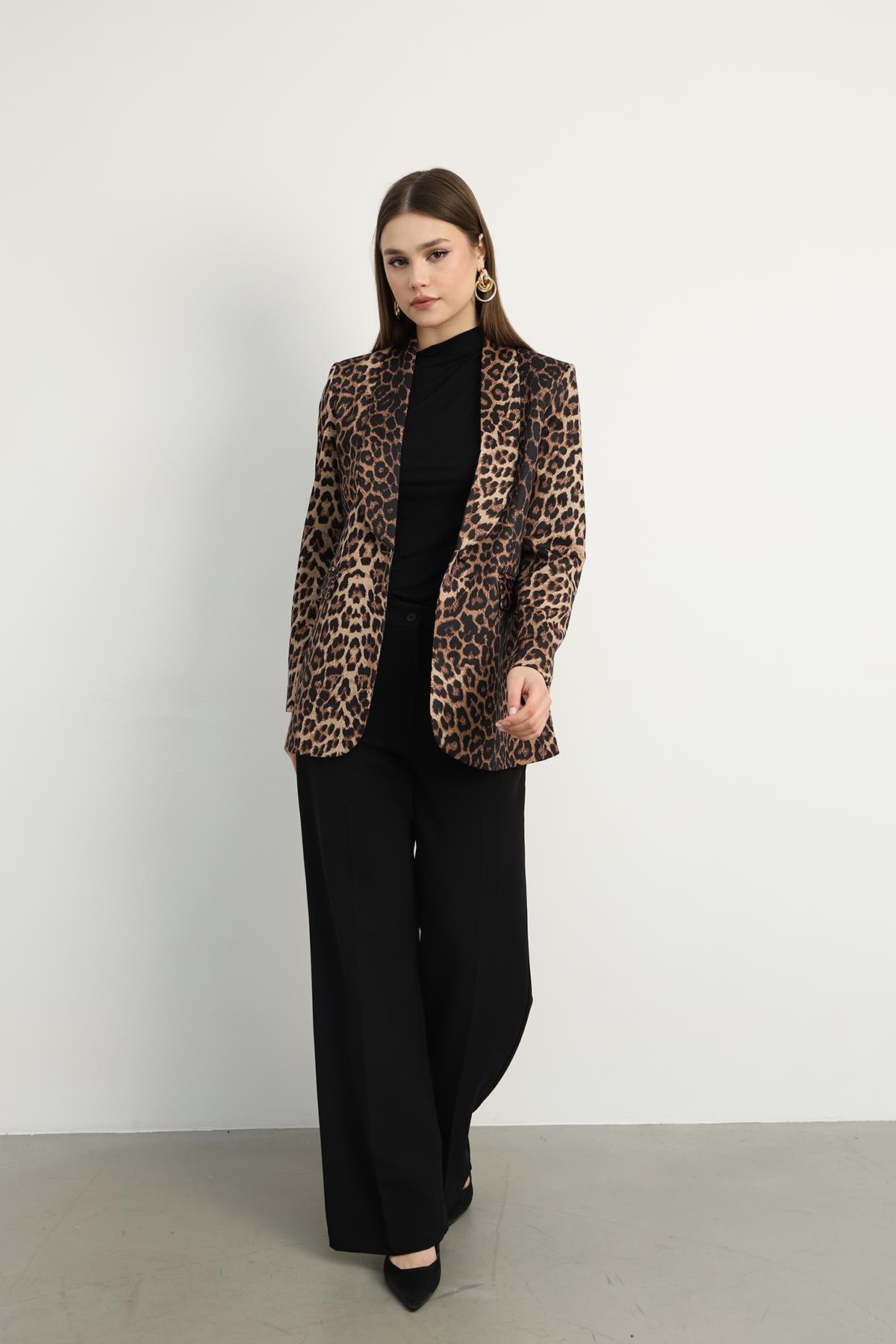 Tek Düğmeli Leopar Desenli Ceket