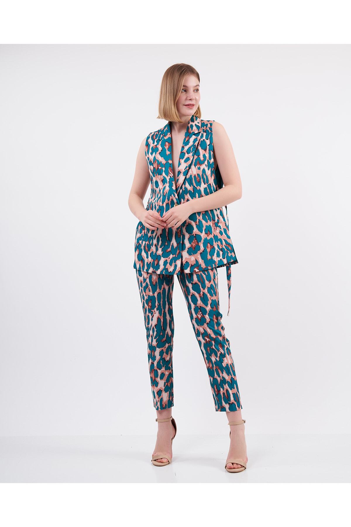 Desenli Tokalı Yelek