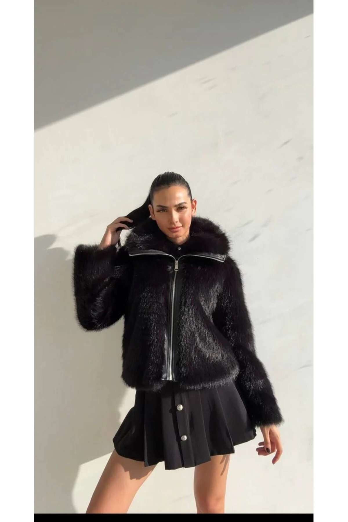 Siyah Fermuarlı Kürk