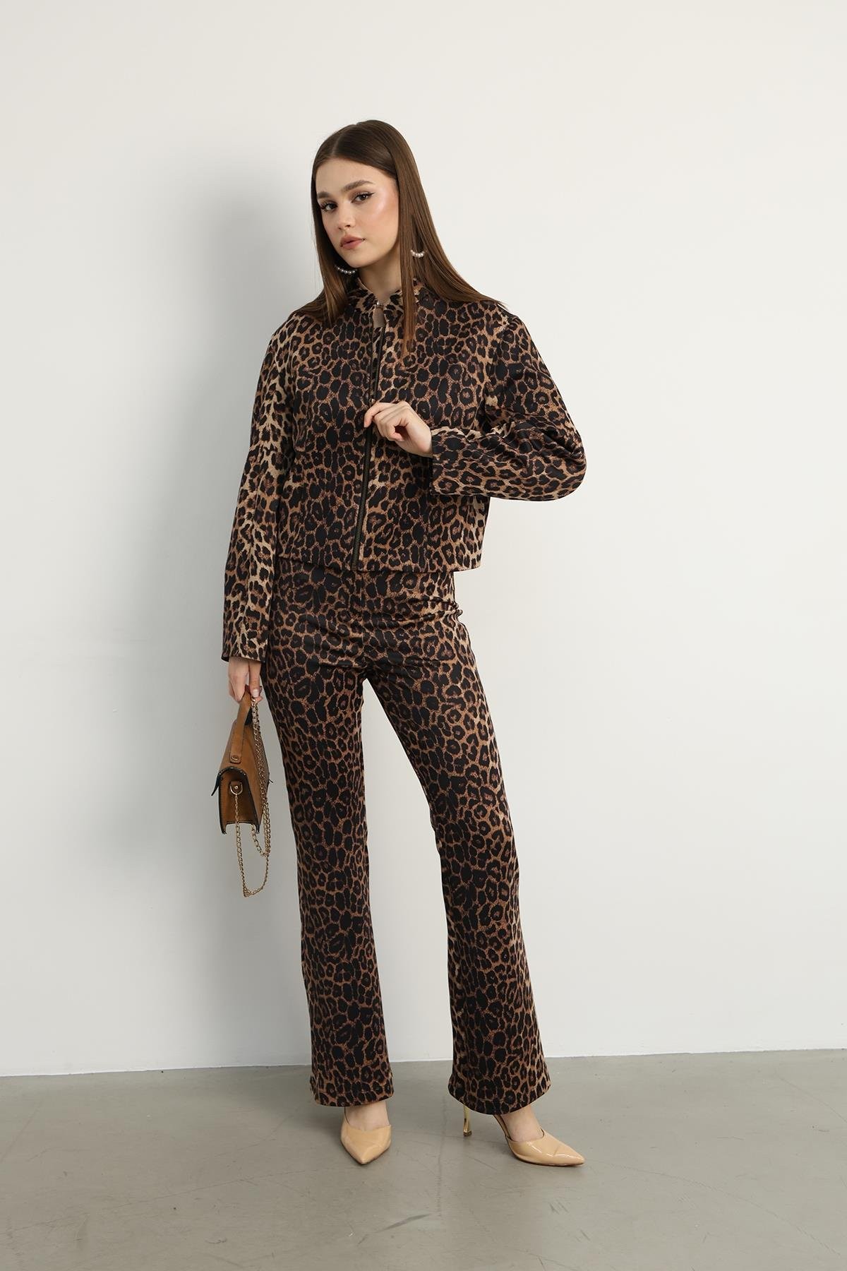 Leopar Desenli Takım