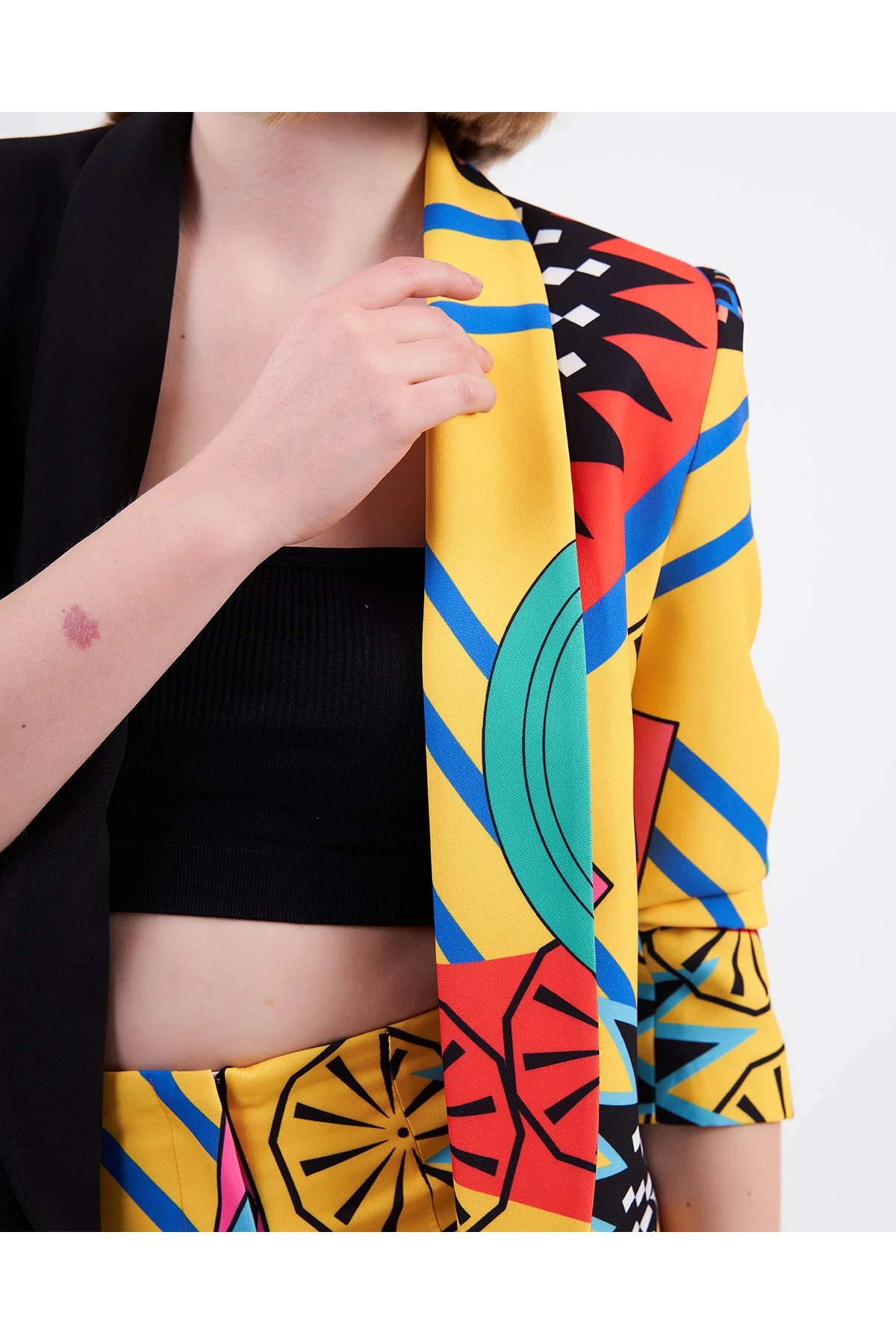 DESENLİ SARI SİYAH CEKET