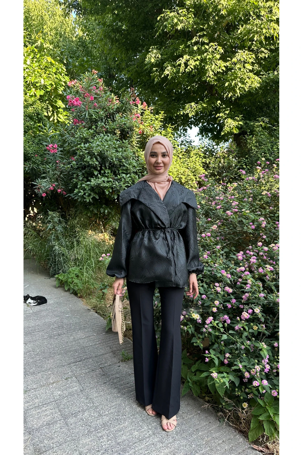 Siyah Desenli Özel Tasarım Tesettür Ceket Siyah