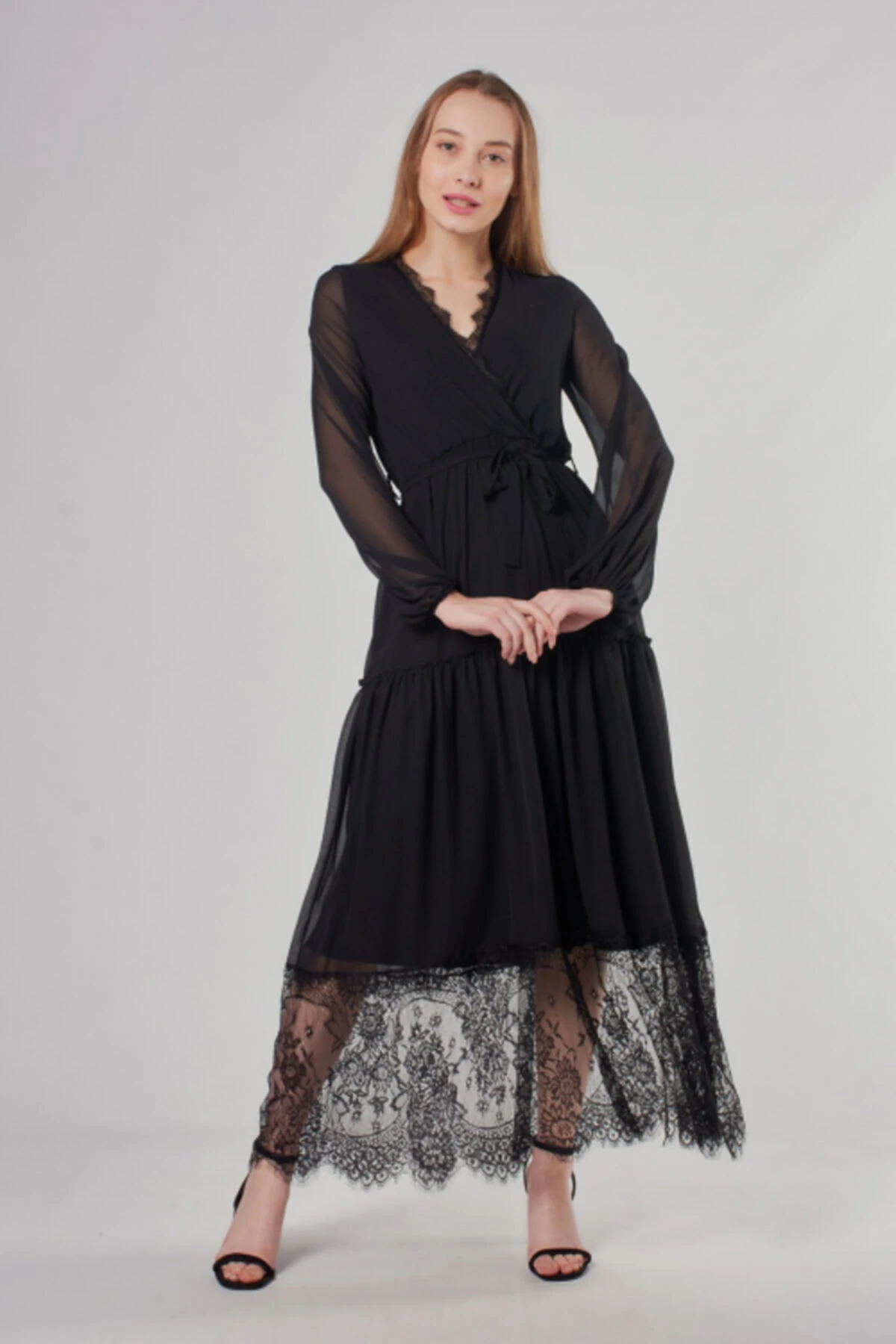 Dantelli Uzun Kruvaze Yaka Siyah Anvelop Elbise