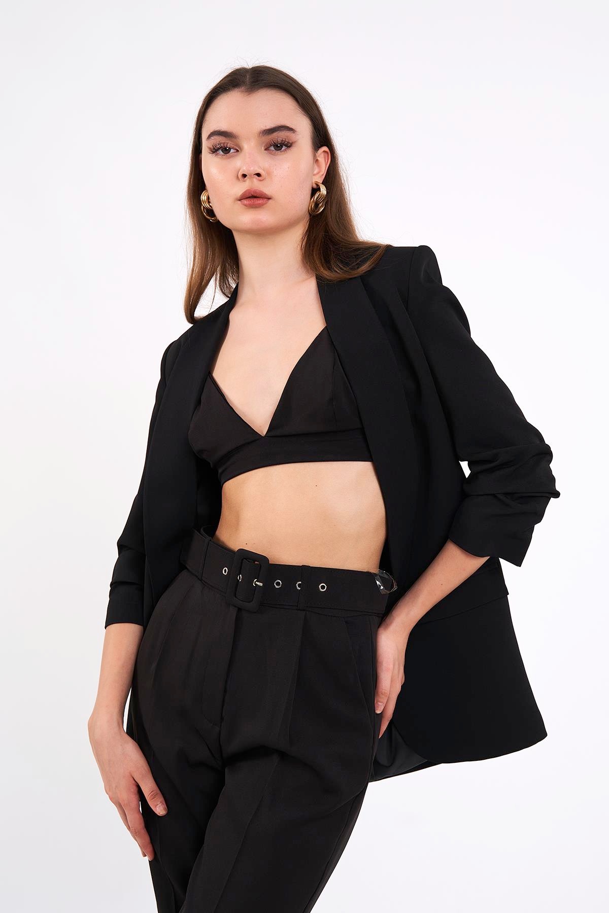Modern Elegance Kemerli Siyah Pantolon