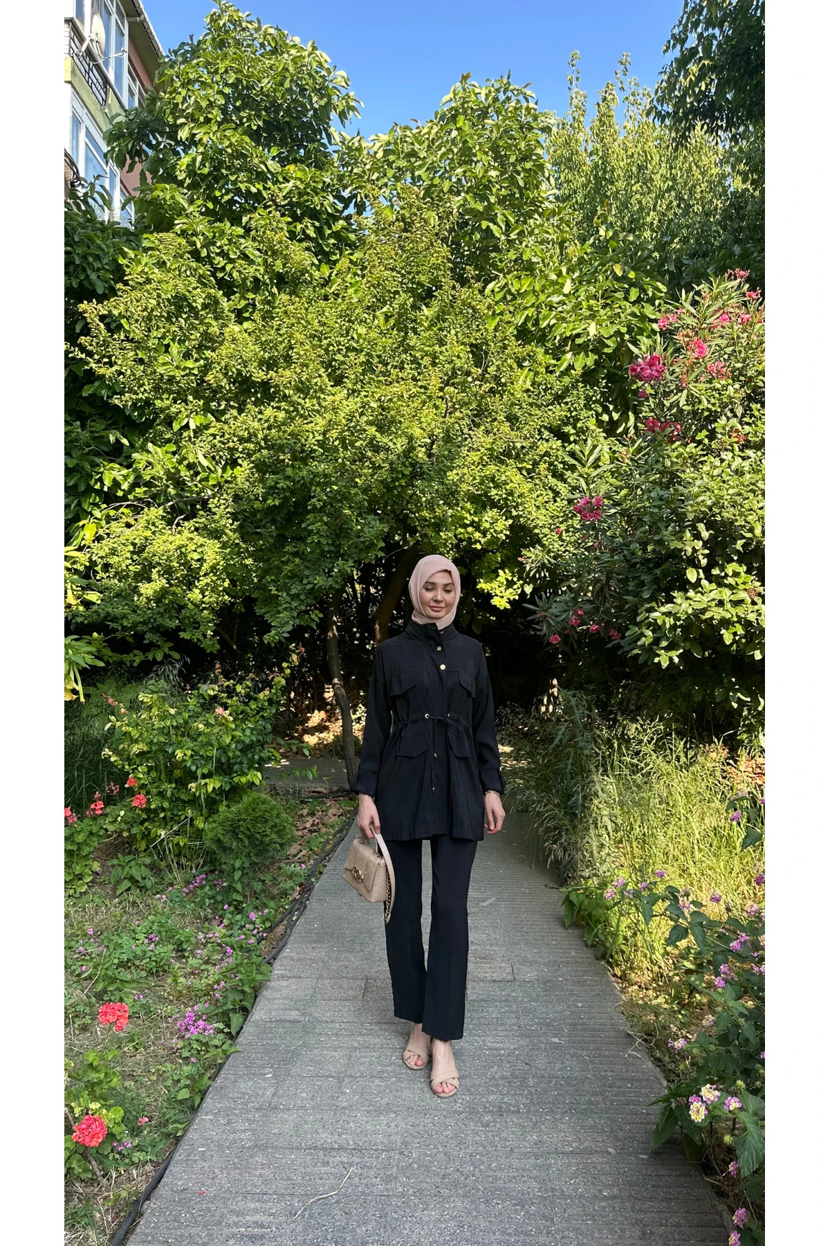 Düğme ve Cep Detaylı Takım