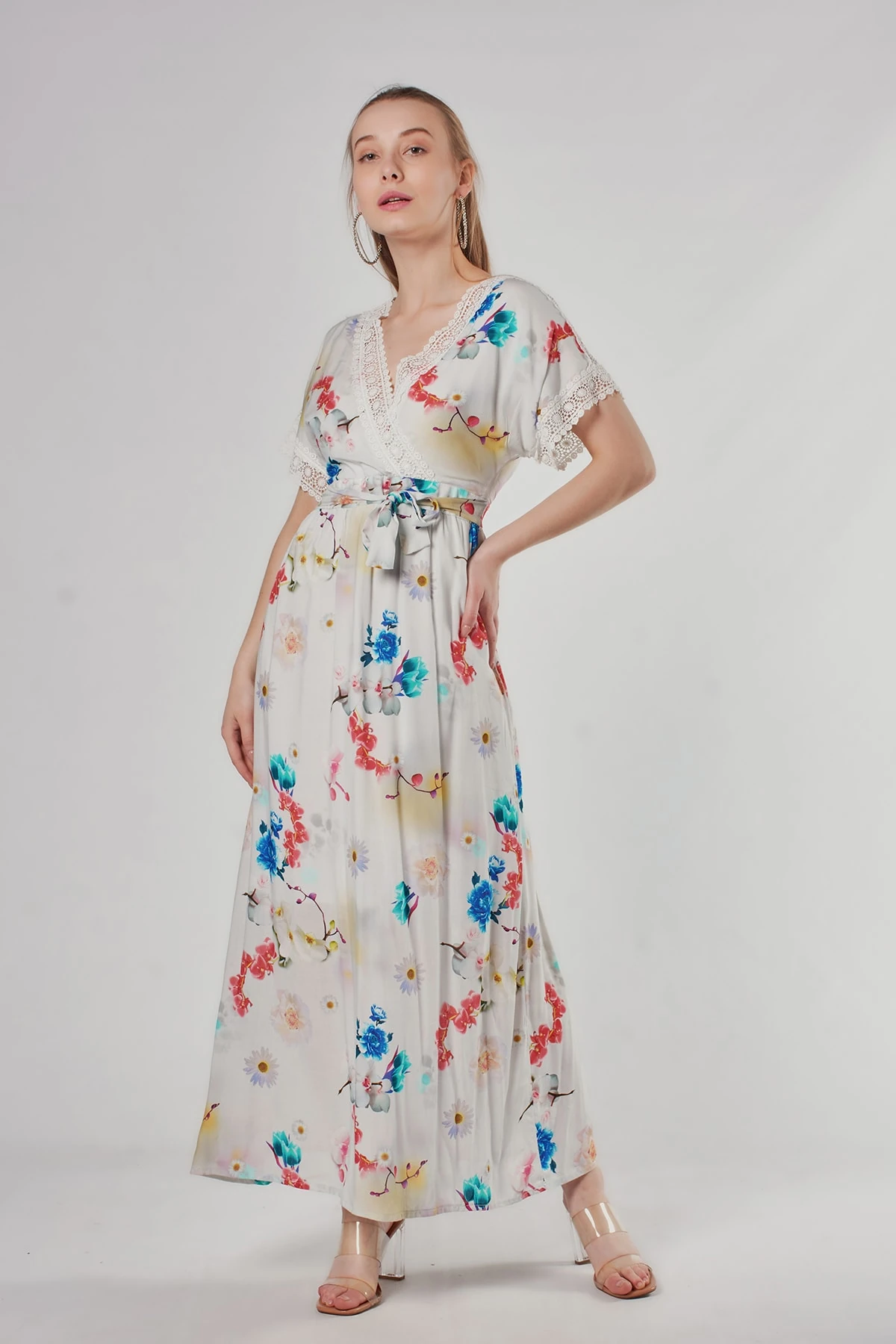 Dantelli Kruvaze Yaka Çiçek Desenli Ekru Uzun Elbise