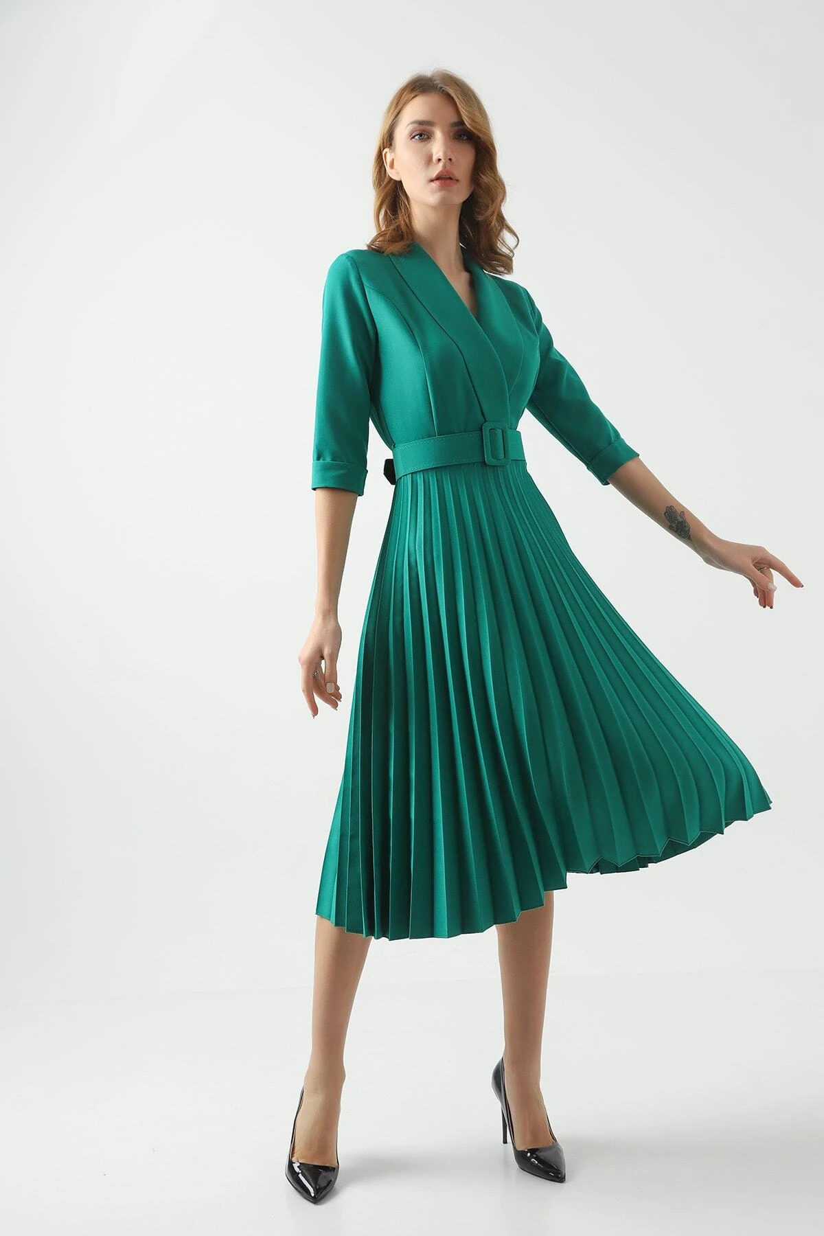 Kruvaze Yakalı Truvakar Kol Yeşil Kloş Elbise