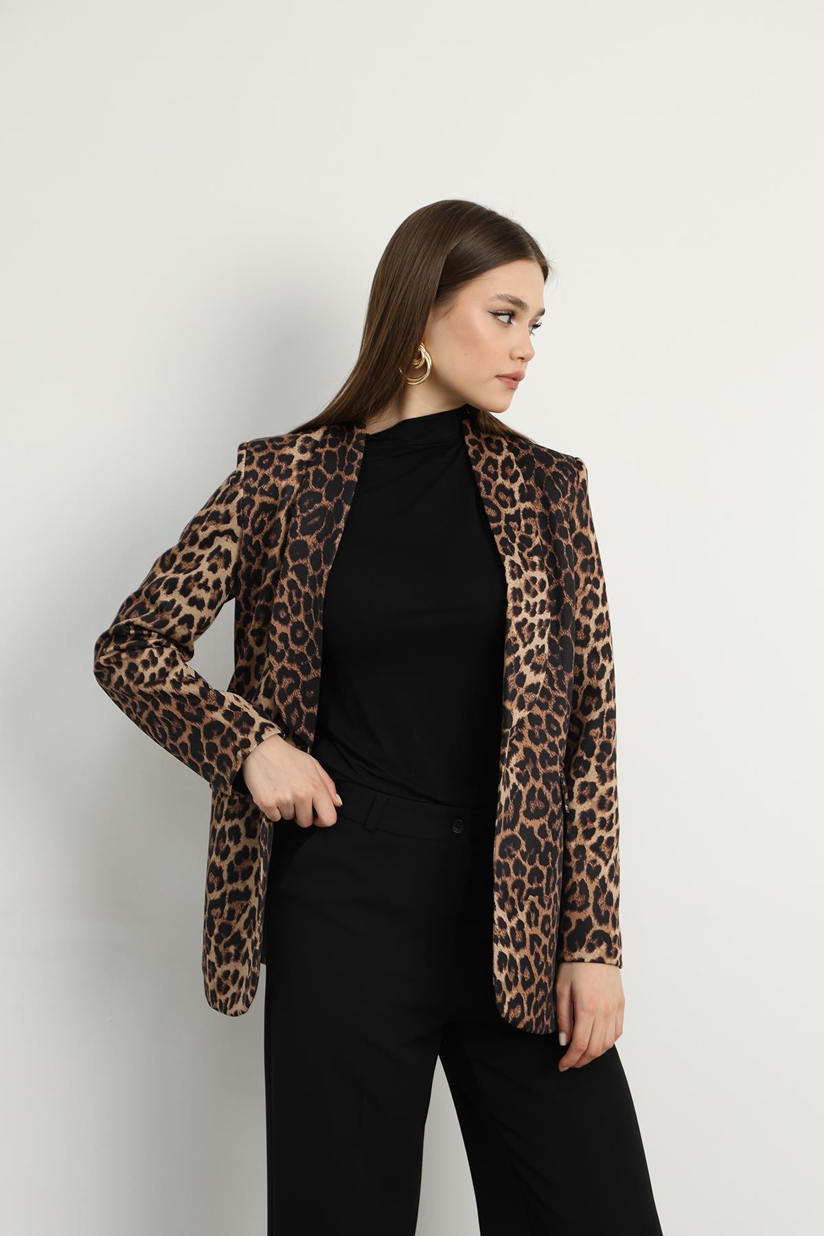Tek Düğmeli Leopar Desenli Ceket