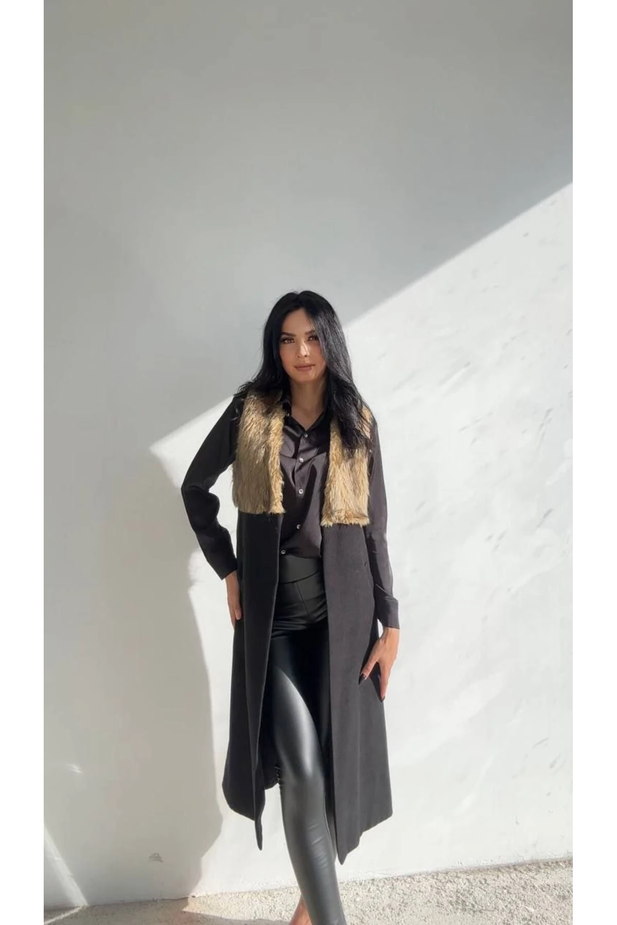 Kürklü Agraf Detaylı Uzun Yelek