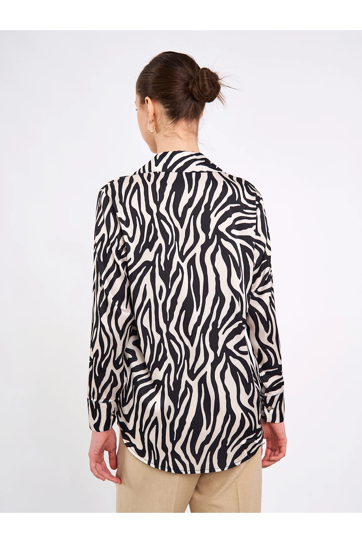 Desenli Saten Gömlek