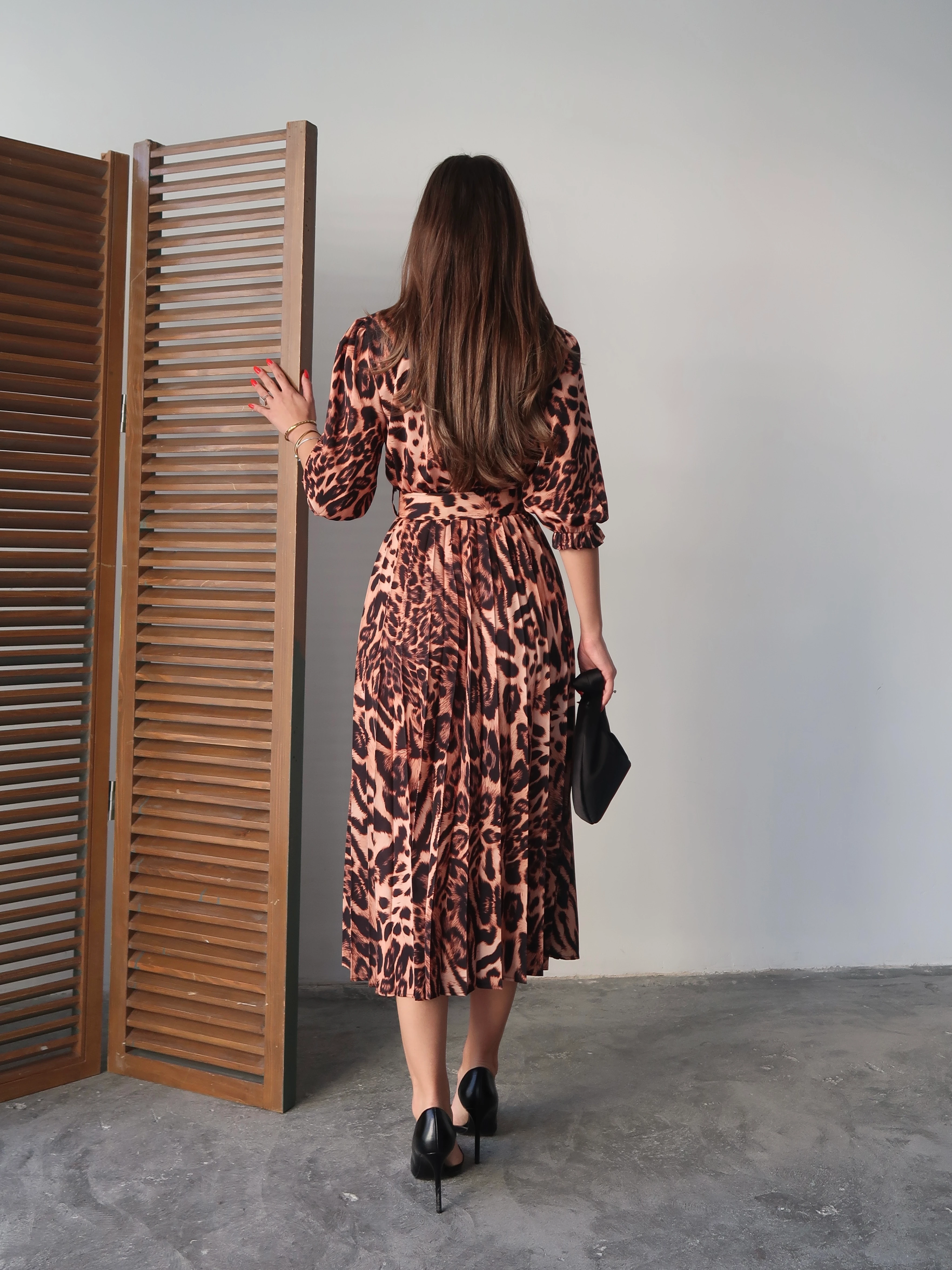 Pliseli Kemerli Desenli Elbise