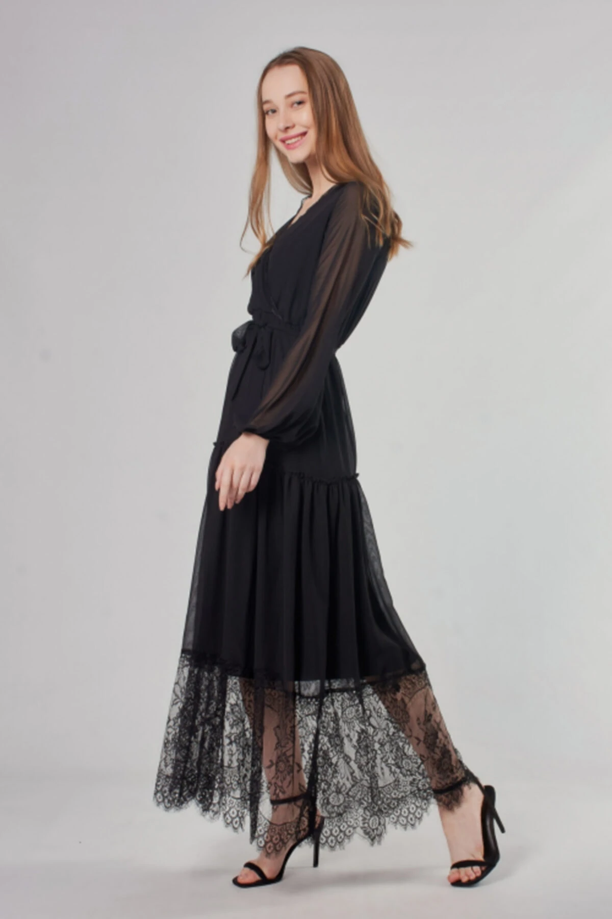 Dantelli Uzun Kruvaze Yaka Siyah Anvelop Elbise