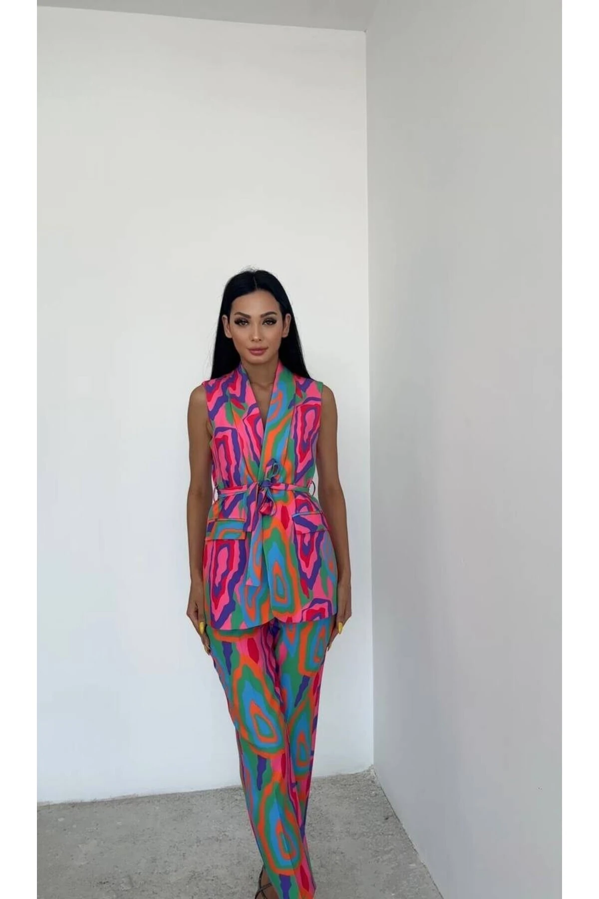 Desenli Kuşaklı Yelek