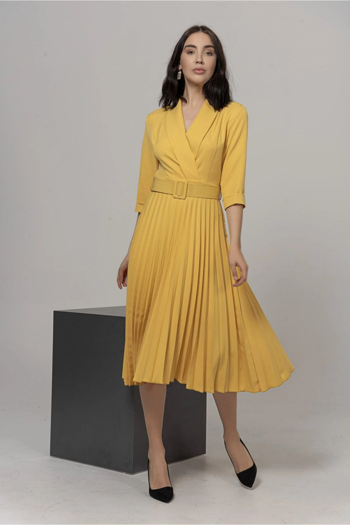 Kruvaze Yakalı Truvakar Kol Sarı Kloş Elbise