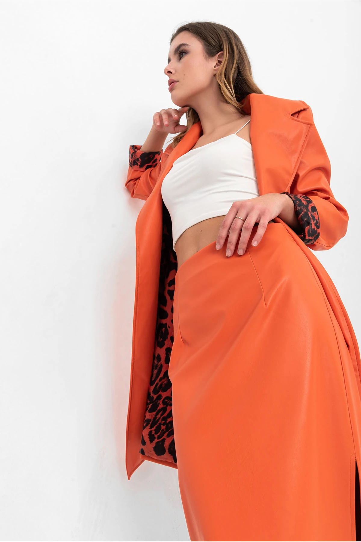 Yırtmaç Detaylı Midi Suni Deri Etek