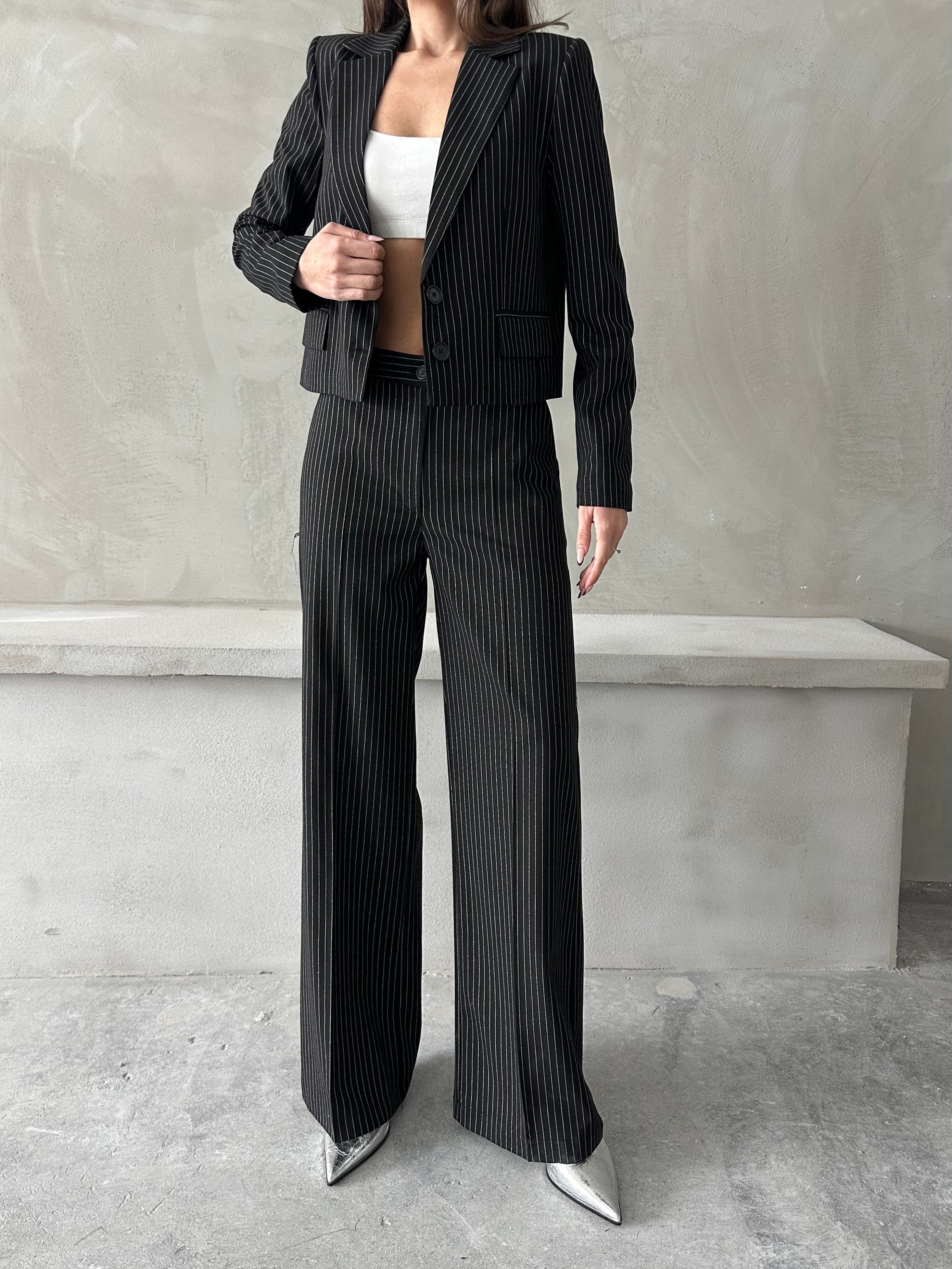 Çizgili Crop Ceket Pantolon Takım Siyah