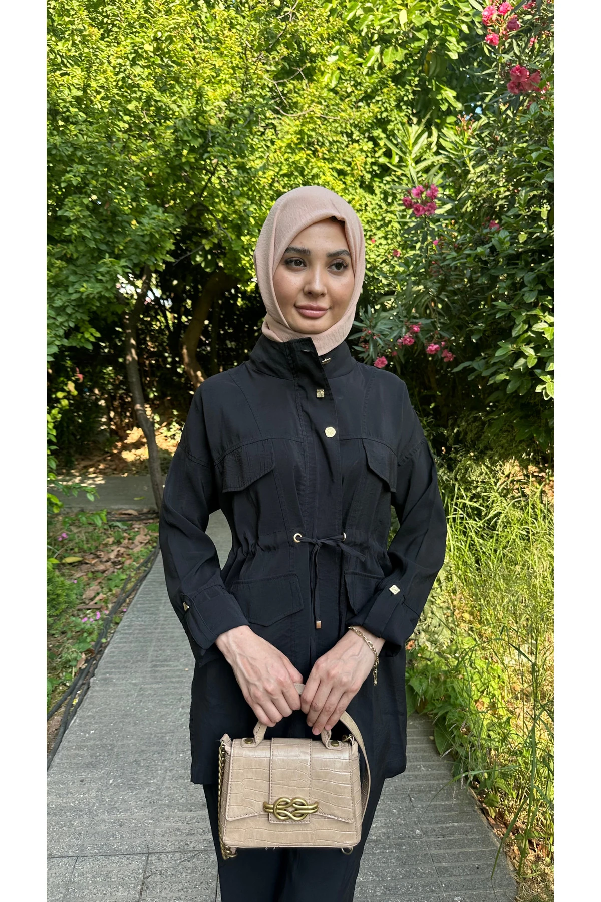 Düğme ve Cep Detaylı Takım