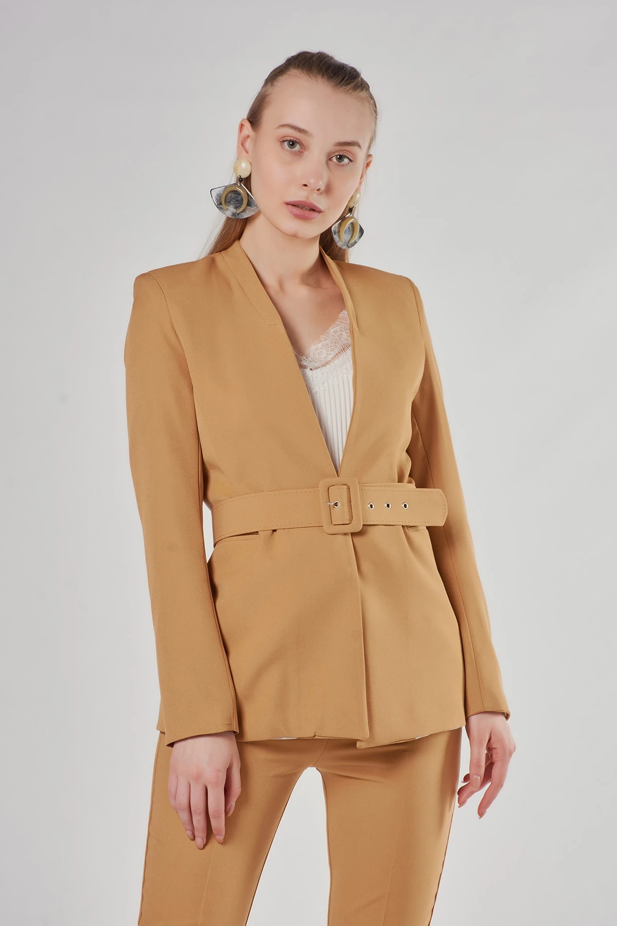 Kemerli Karamel Kadın Blazer Ceket