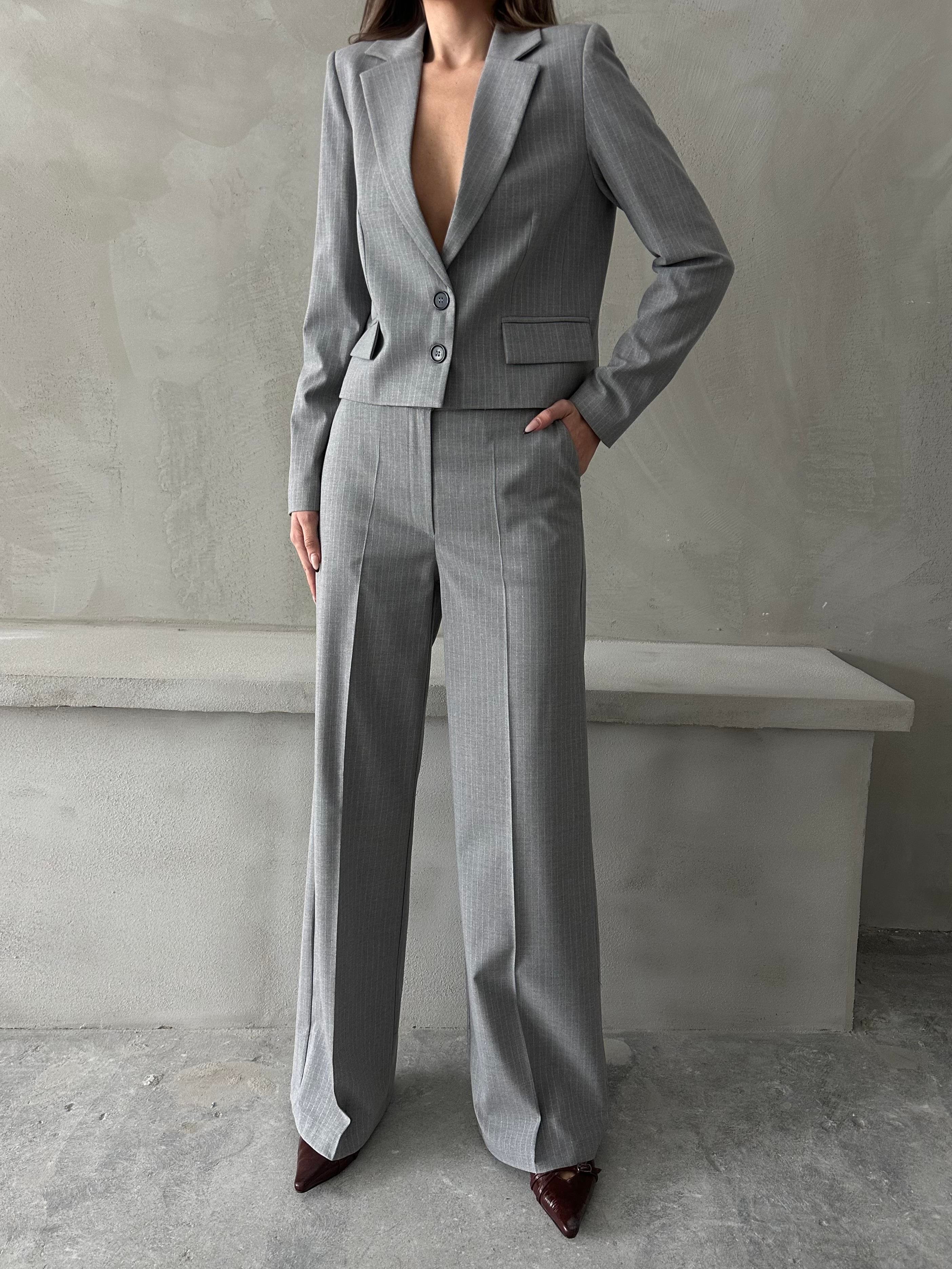 Çizgili Crop Ceket Pantolon Takım Gri