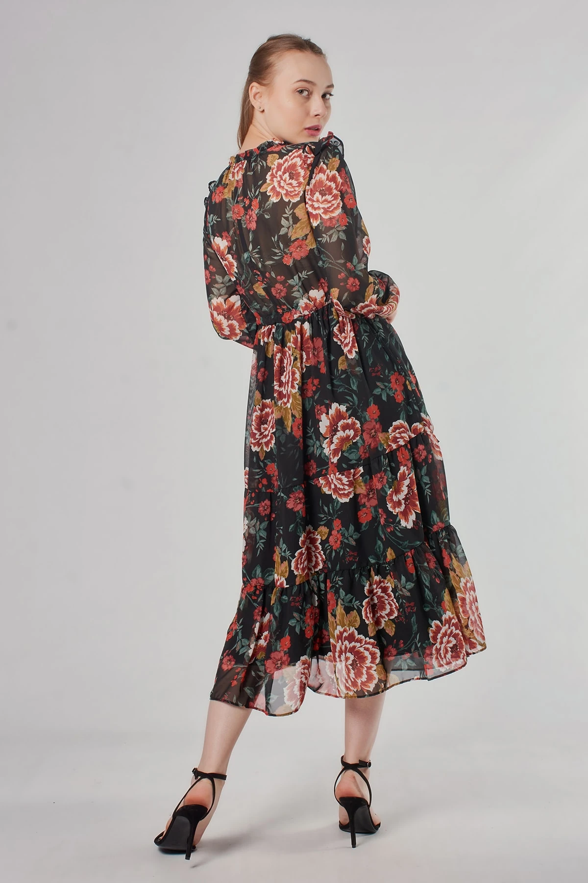 Çiçek Desenli Midi Boy Elbise