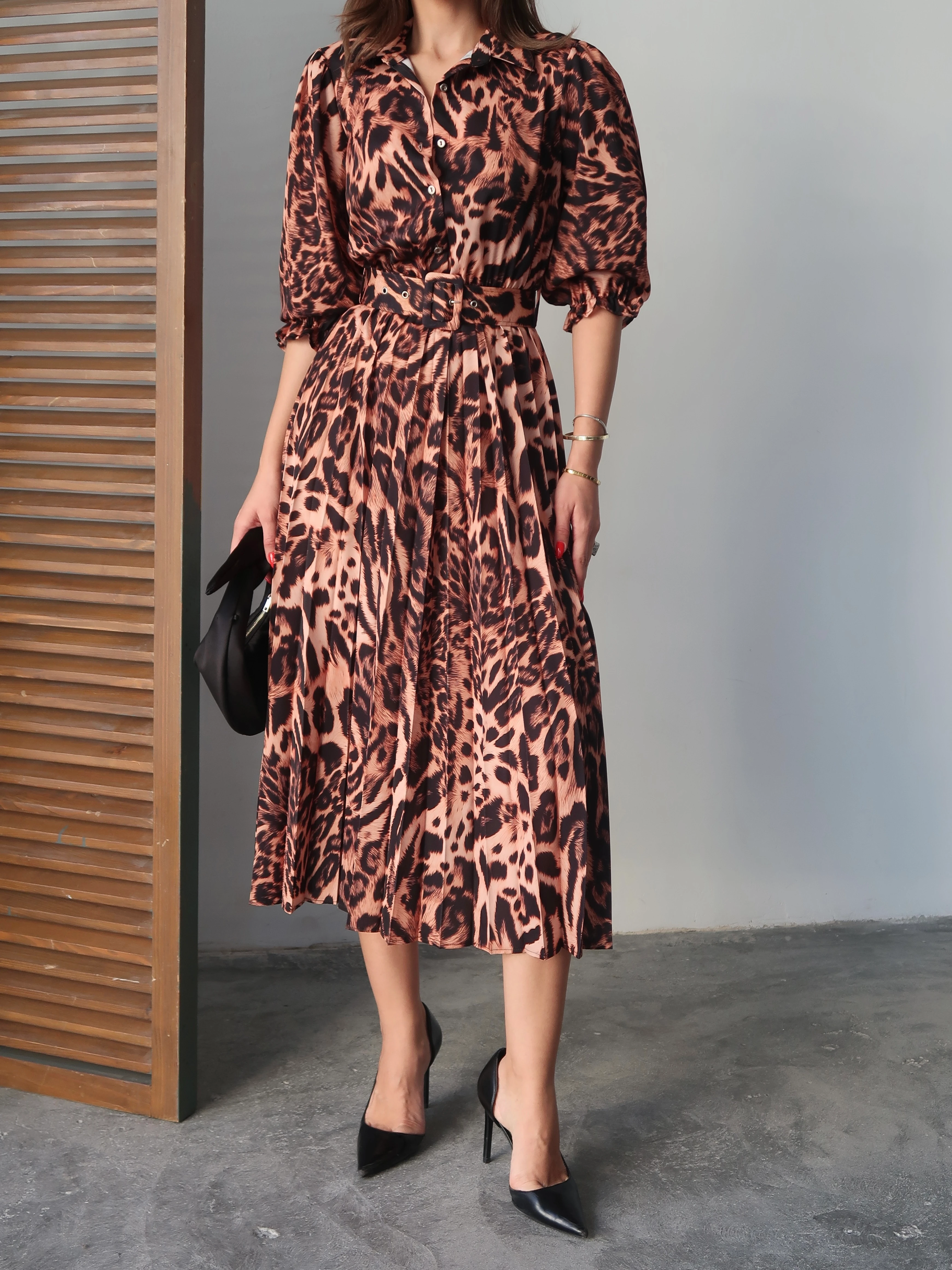 Pliseli Kemerli Desenli Elbise