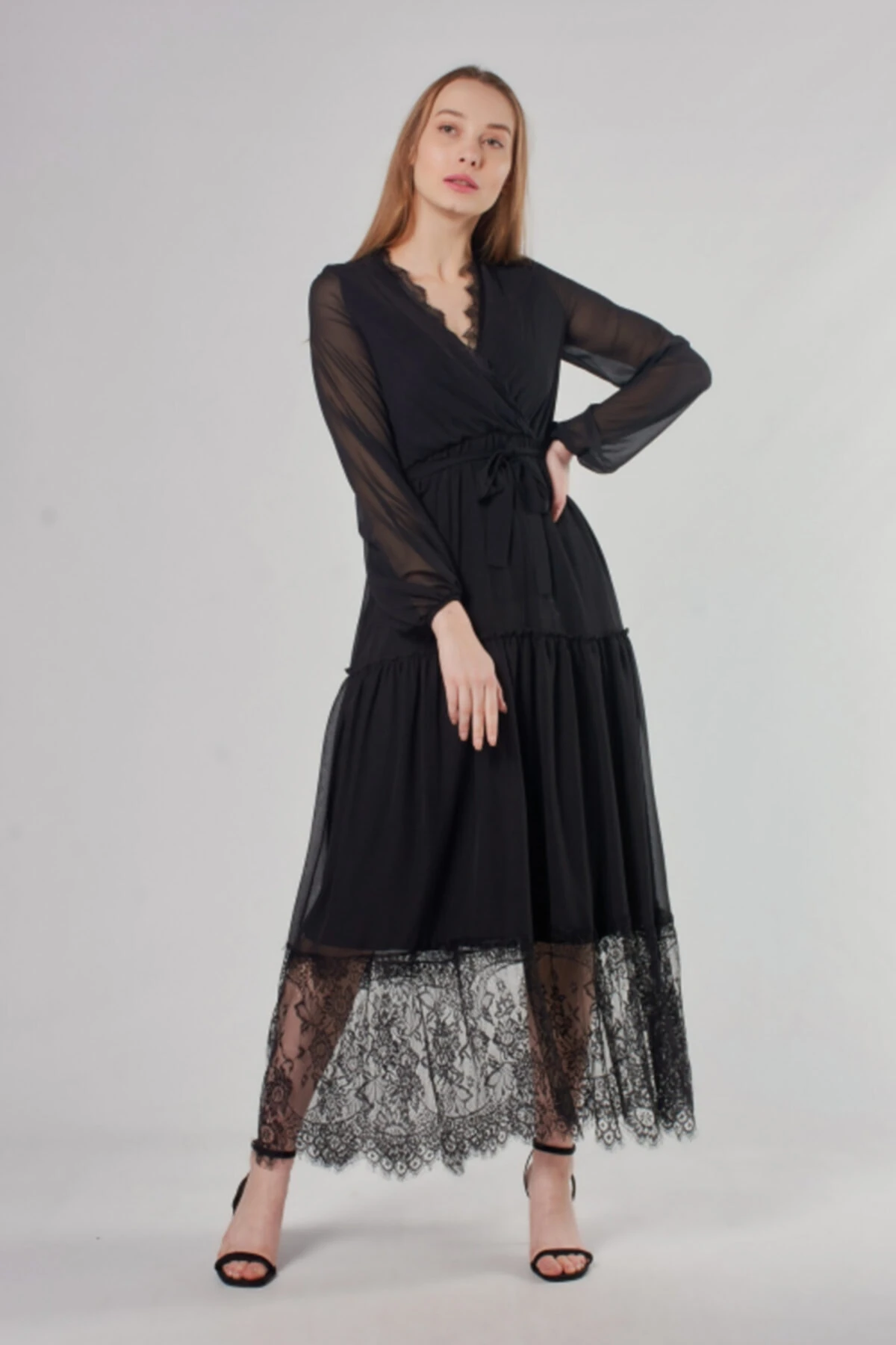 Dantelli Uzun Kruvaze Yaka Siyah Anvelop Elbise