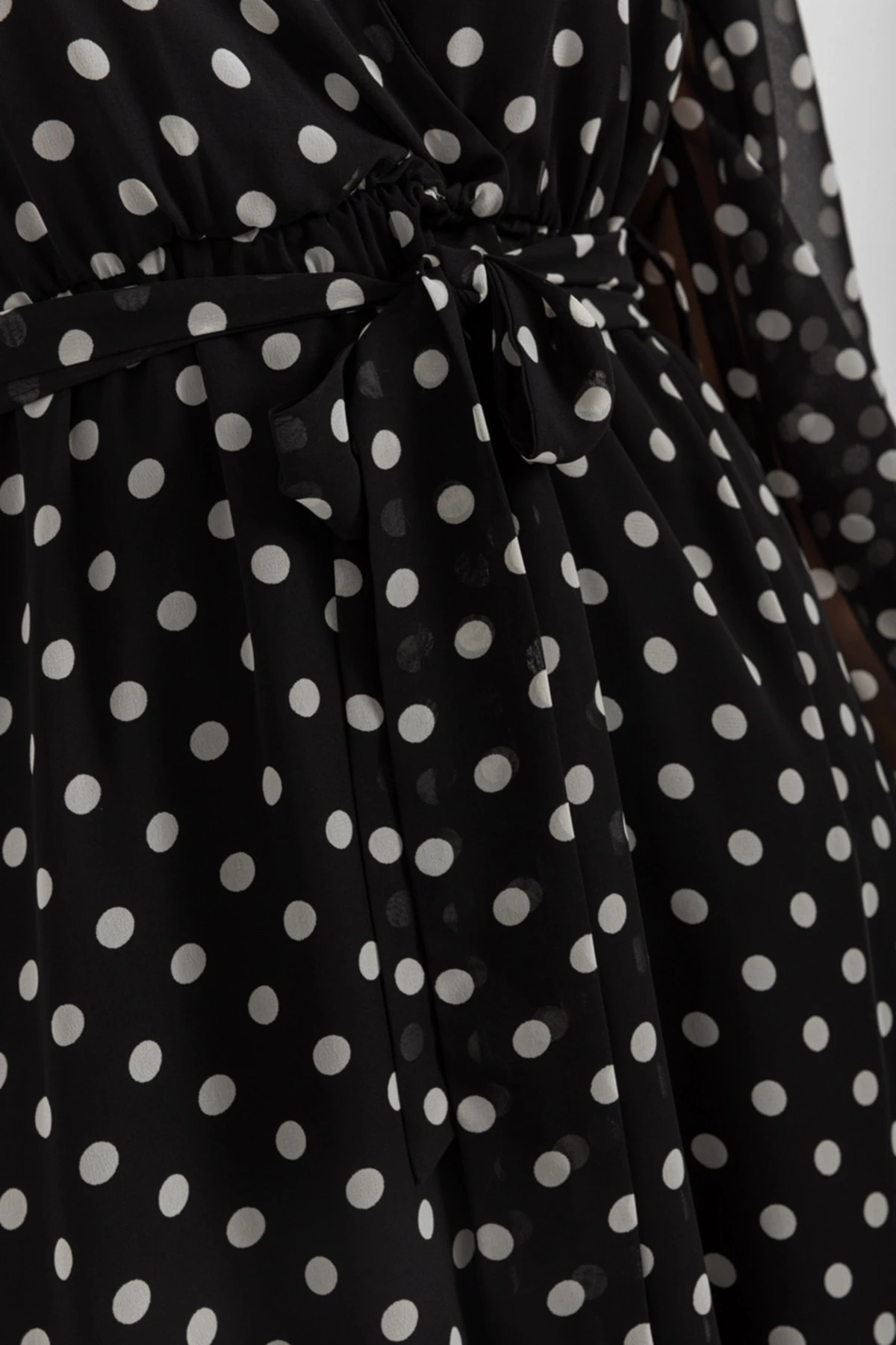 Puantiye Desenli Şifon Elbise