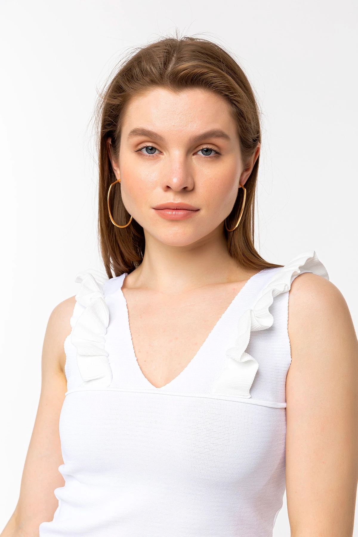 Fırfır Detaylı Askılı Beyaz Crop Bluz